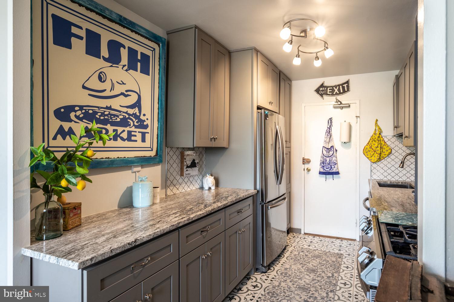 RIVER TOWERS - Residential