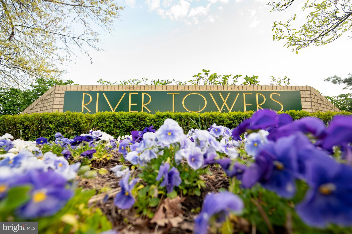 RIVER TOWERS - Residential