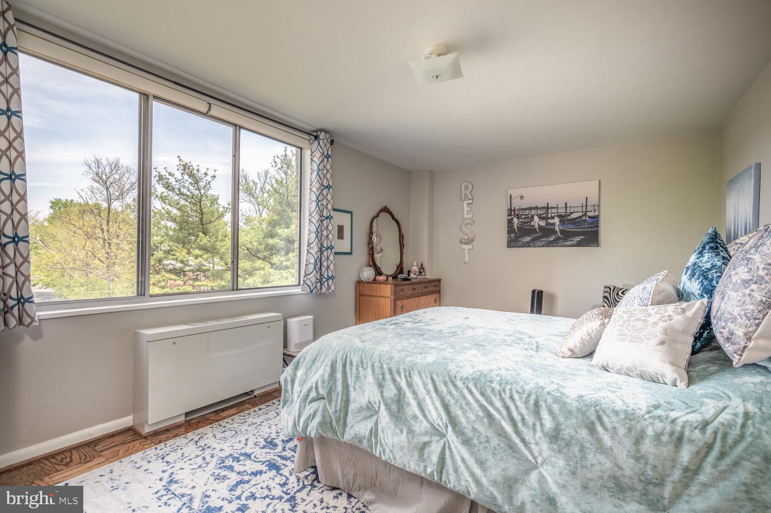 RIVER TOWERS - Residential