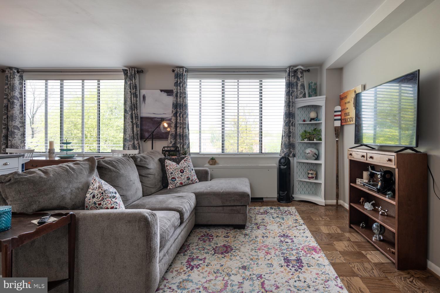 RIVER TOWERS - Residential