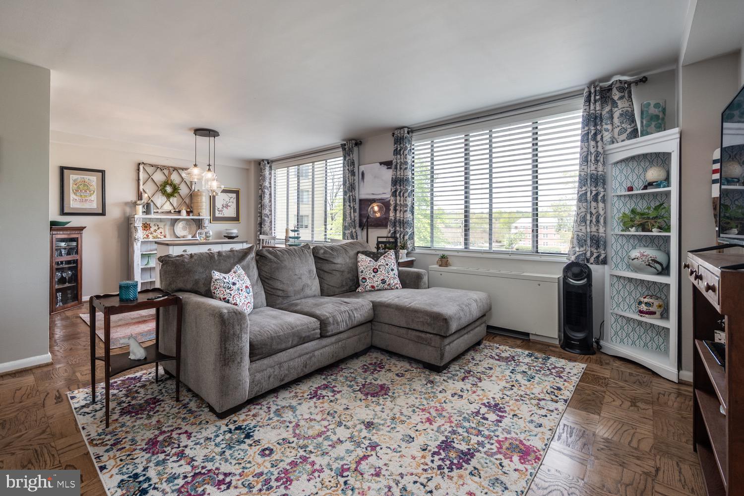 RIVER TOWERS - Residential