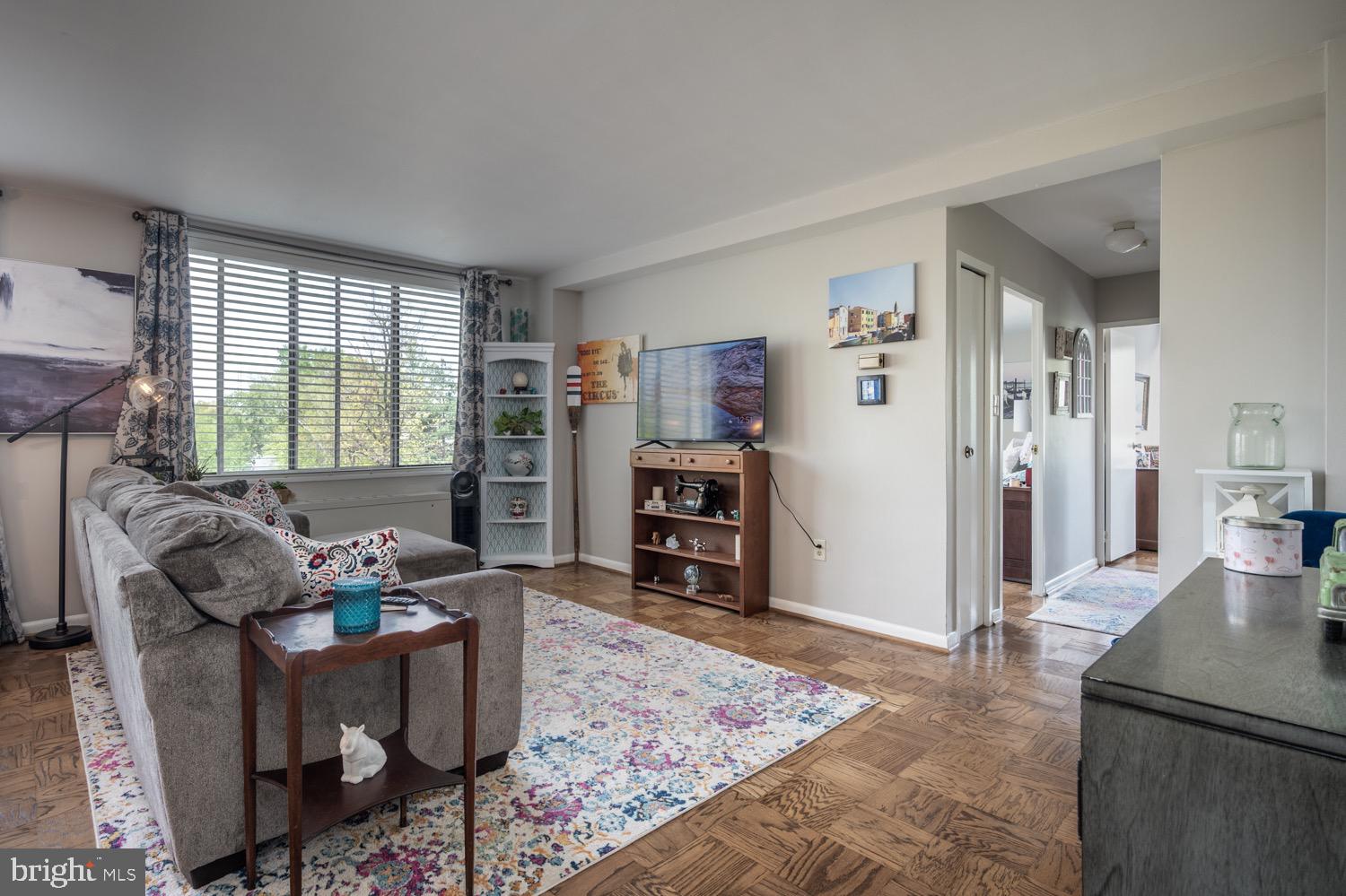 RIVER TOWERS - Residential