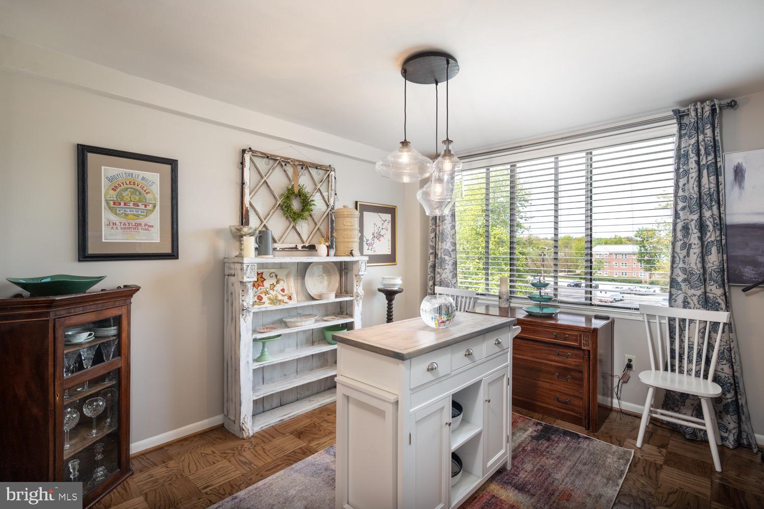 RIVER TOWERS - Residential