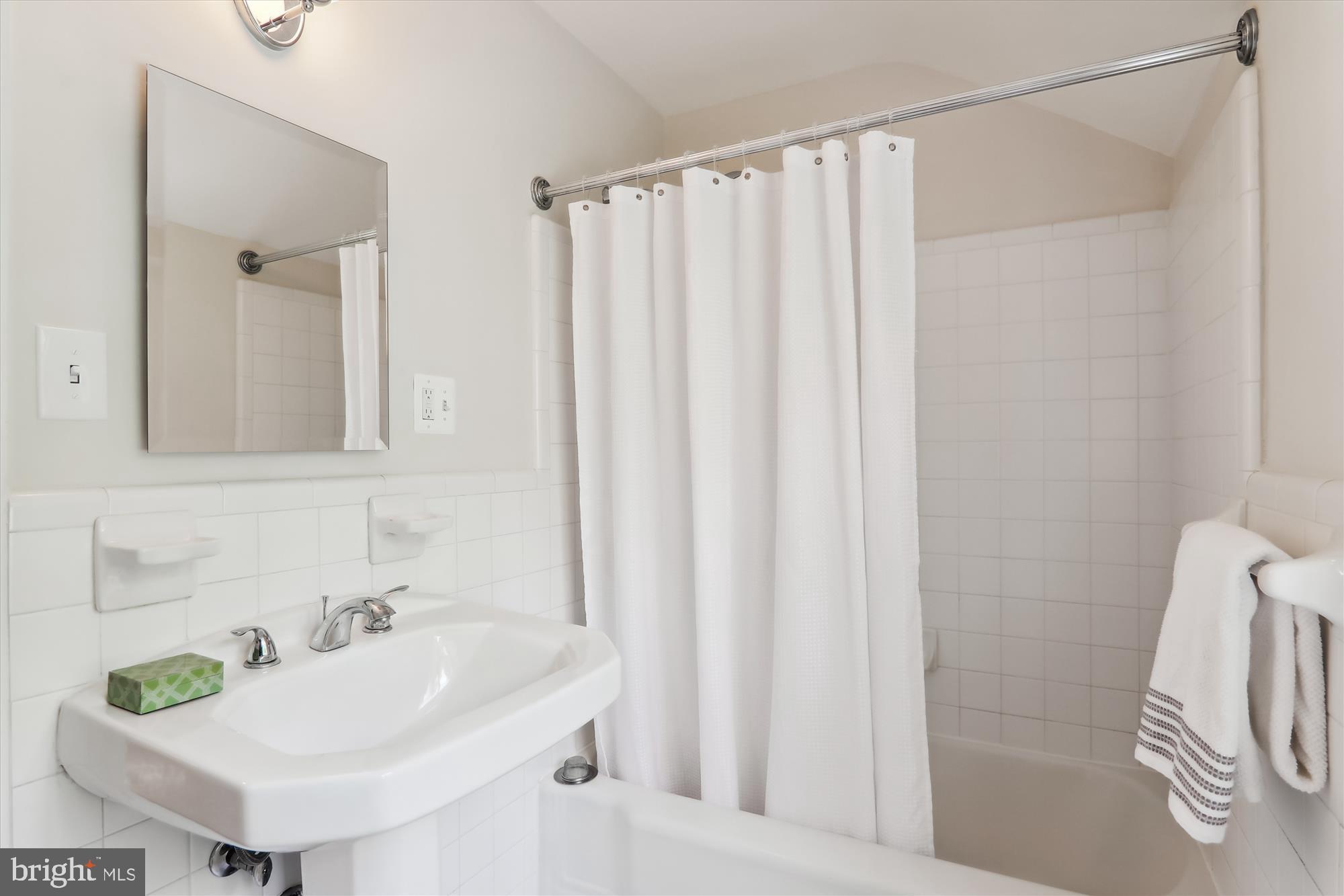 ROLLINGWOOD - Residential