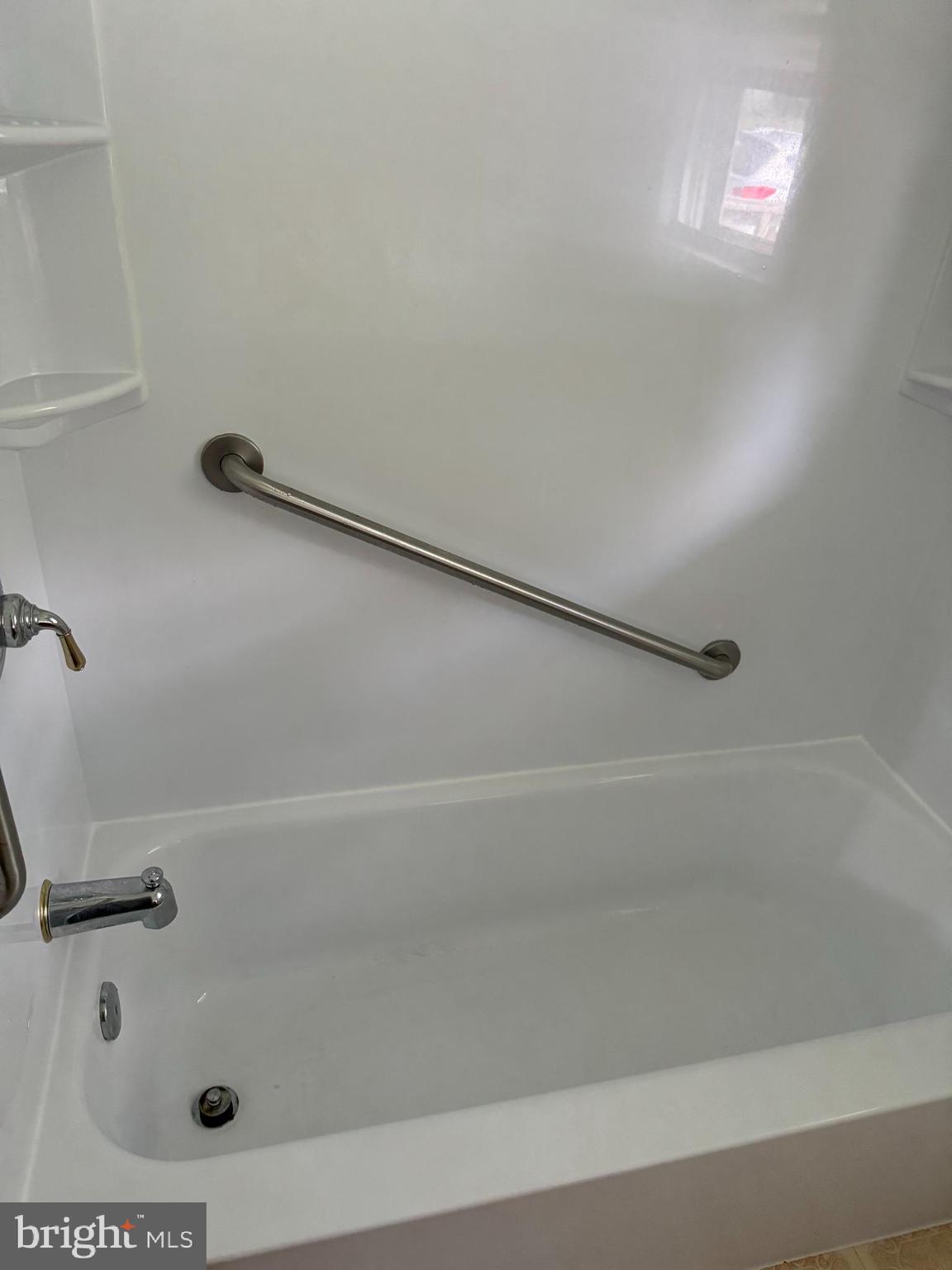 MOSS HILL ACRES - Residential