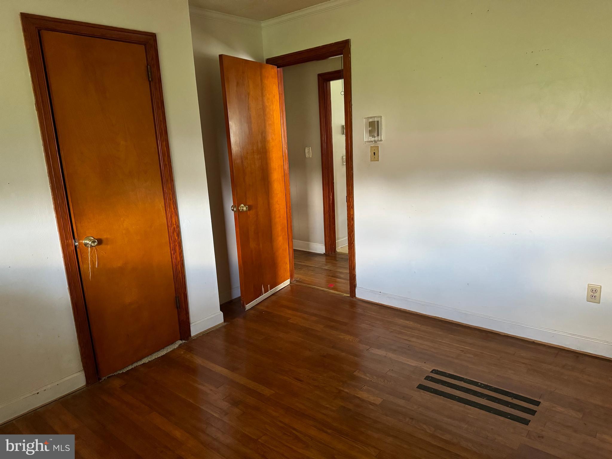 MOSS HILL ACRES - Residential