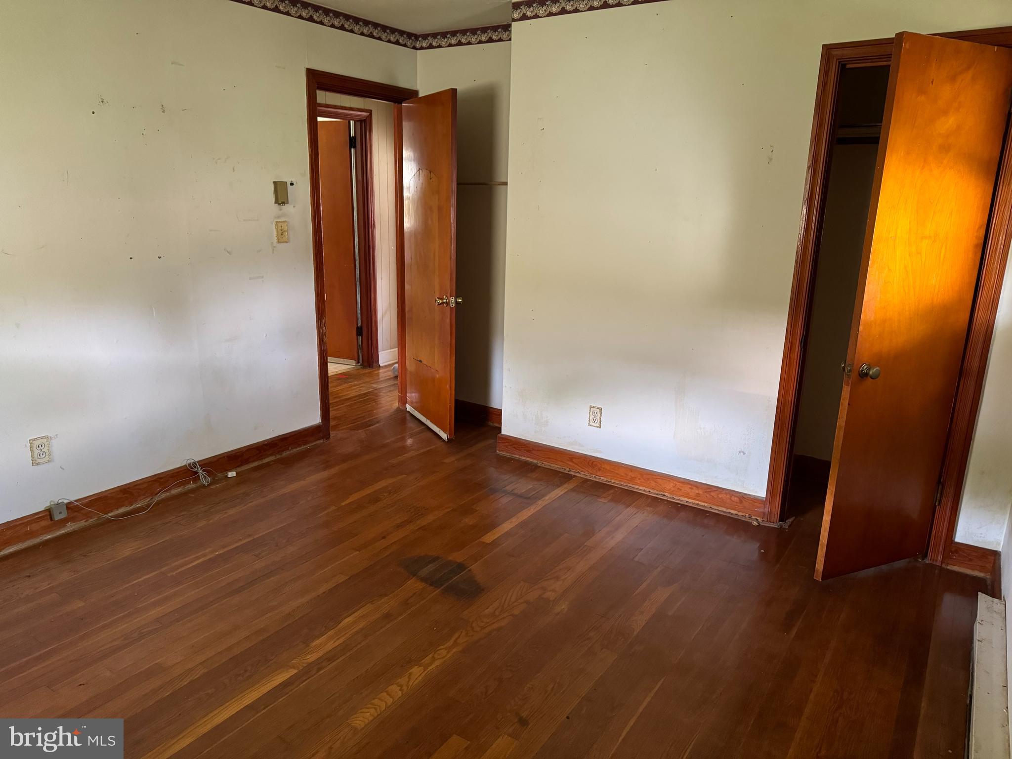 MOSS HILL ACRES - Residential