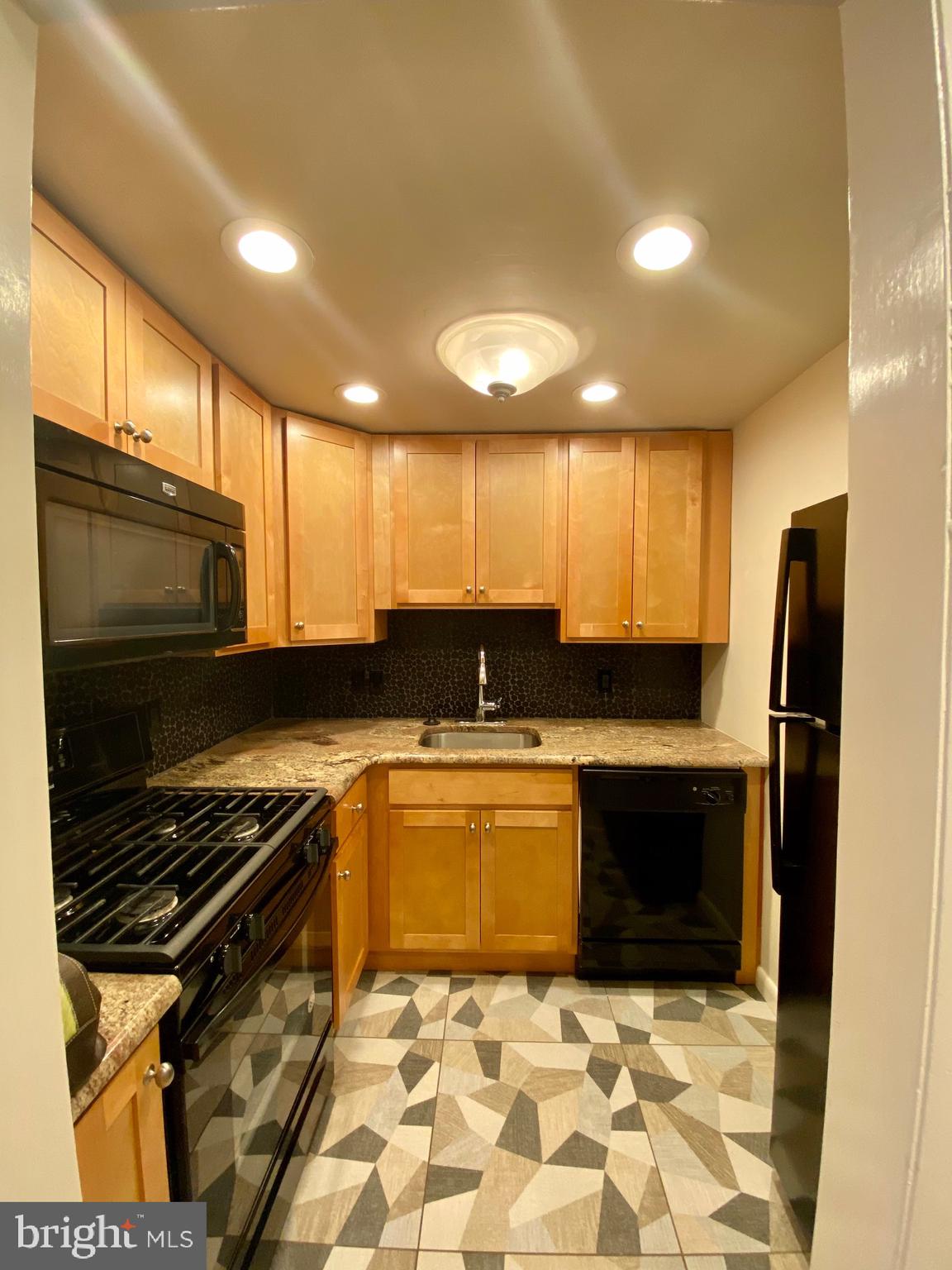 RITTENHOUSE SQUARE - Residential Lease