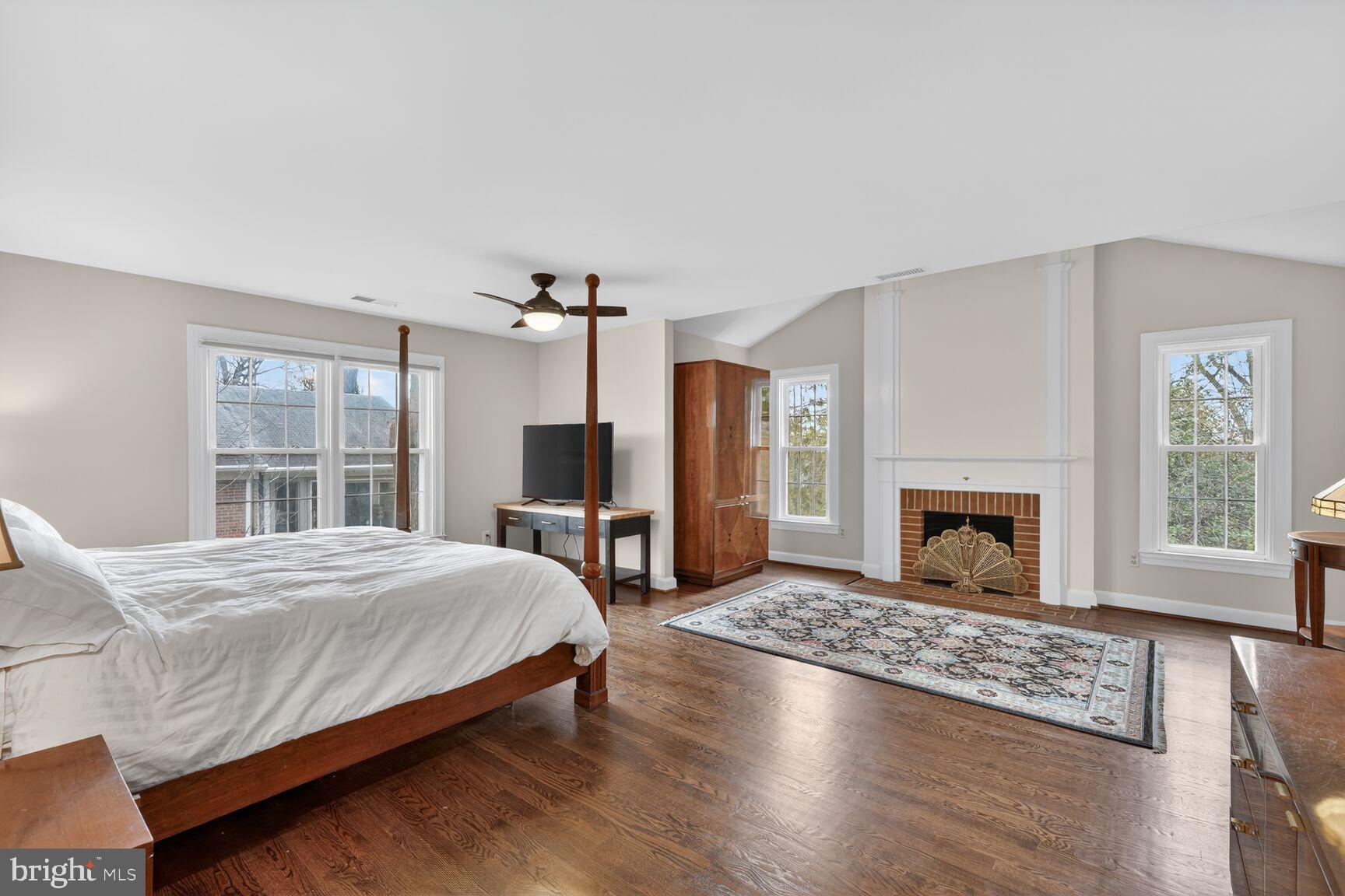 SHIRLEY WOODS - Residential