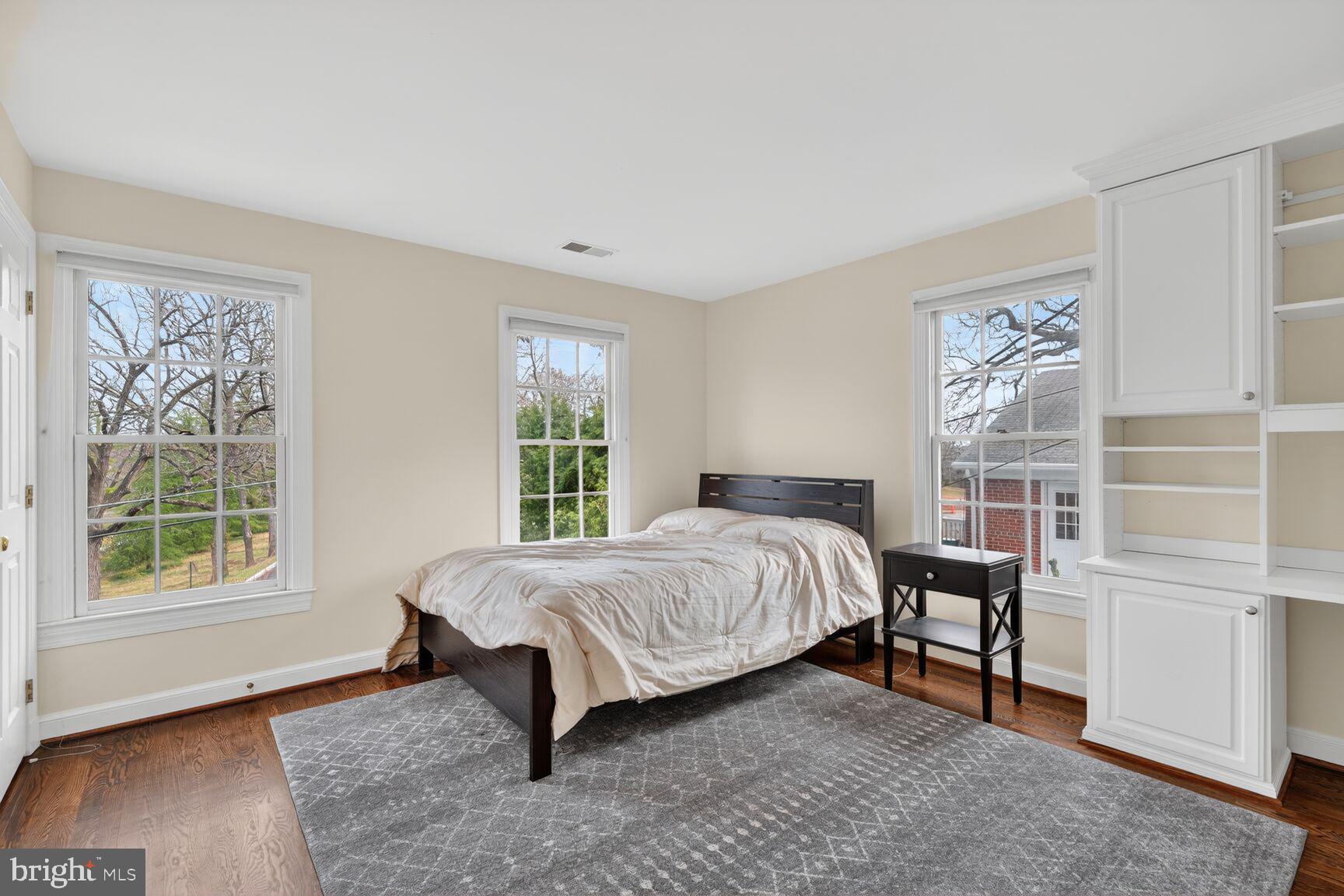 SHIRLEY WOODS - Residential