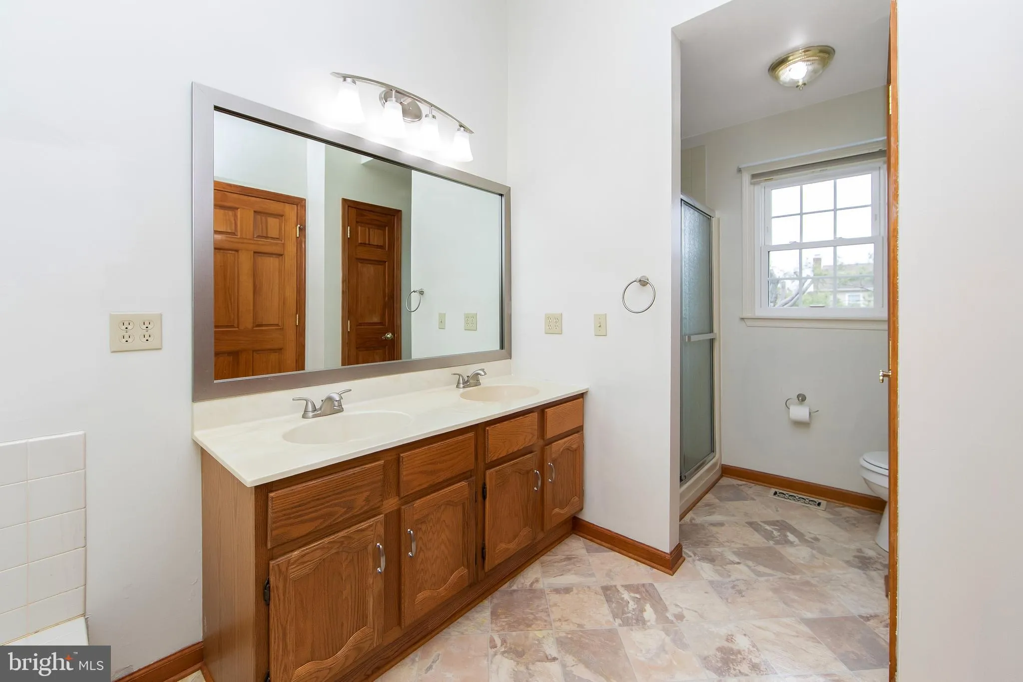 Sewell, New Jersey 08080, United States, 4 Bedrooms Bedrooms, ,4 BathroomsBathrooms,Residential,Pending,108485