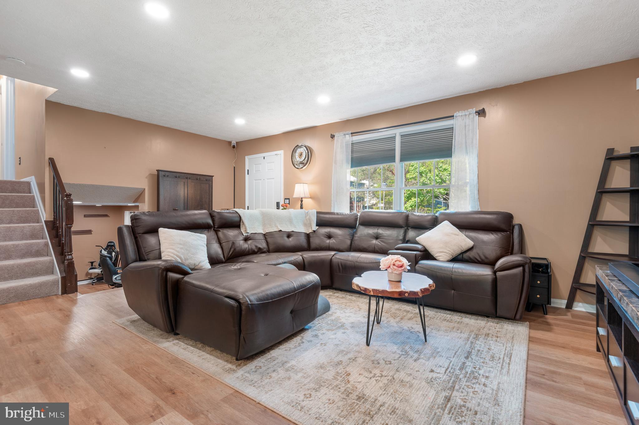 DELMONT STATION - Residential