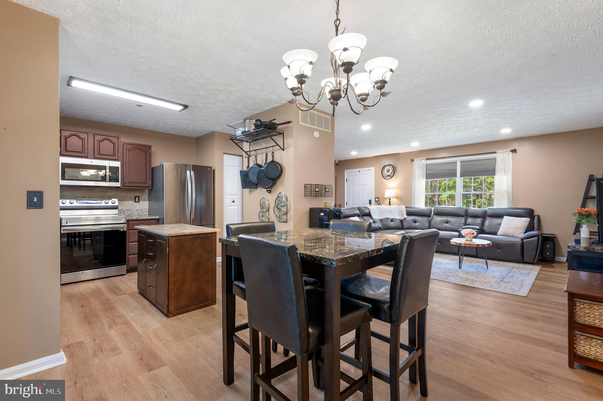 DELMONT STATION - Residential