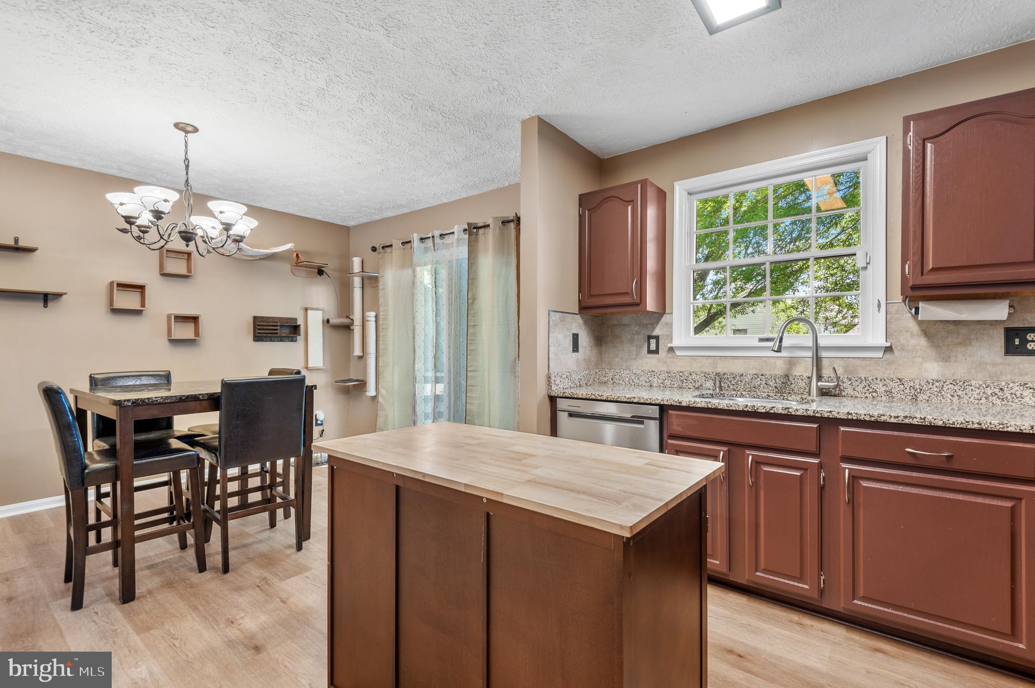 DELMONT STATION - Residential