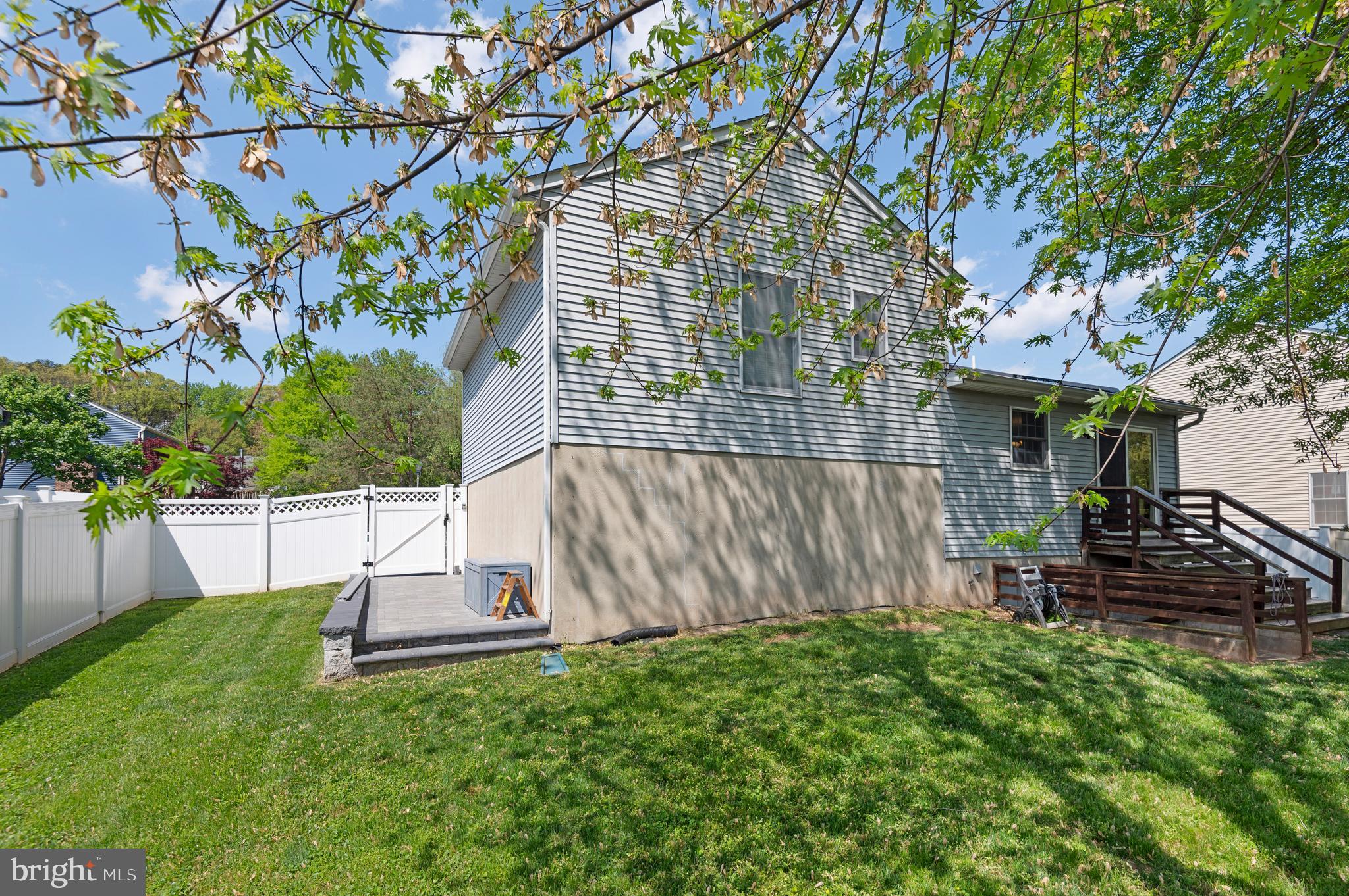 DELMONT STATION - Residential