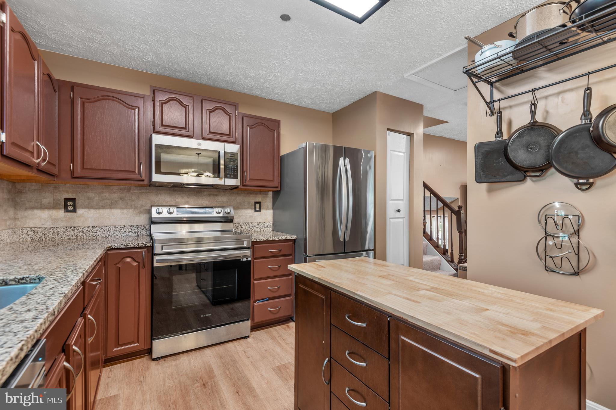 DELMONT STATION - Residential