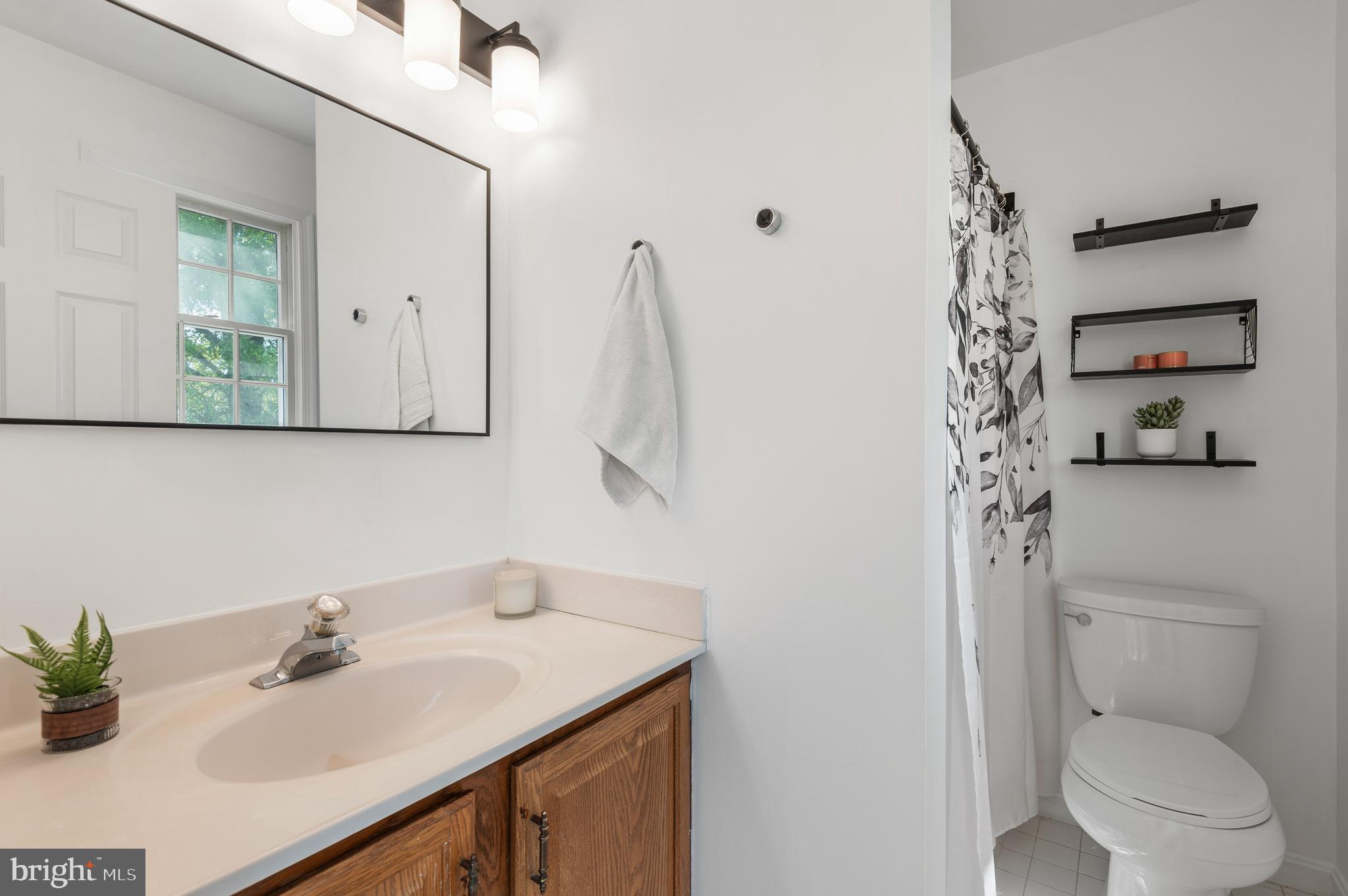 DELMONT STATION - Residential