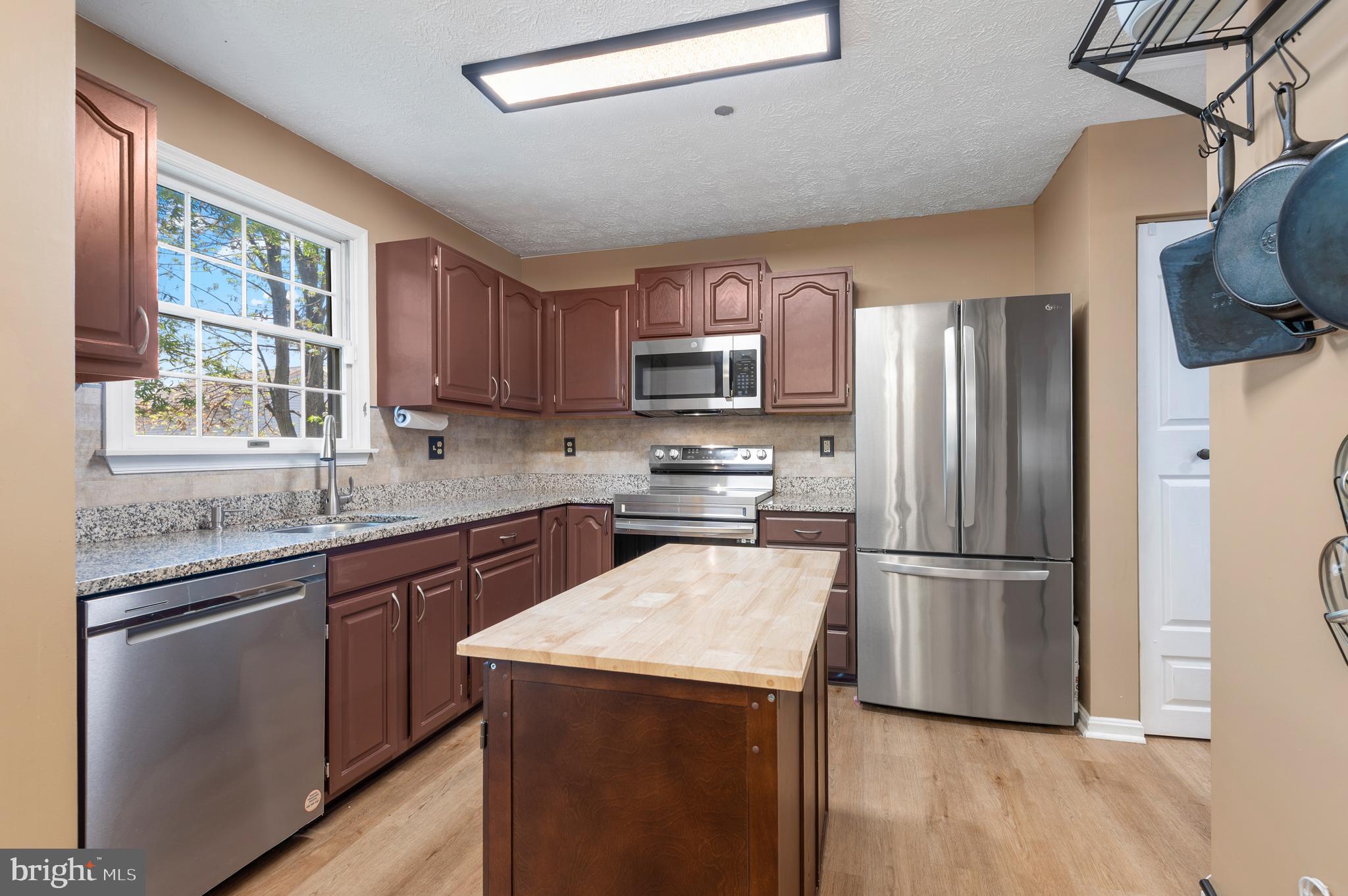 DELMONT STATION - Residential