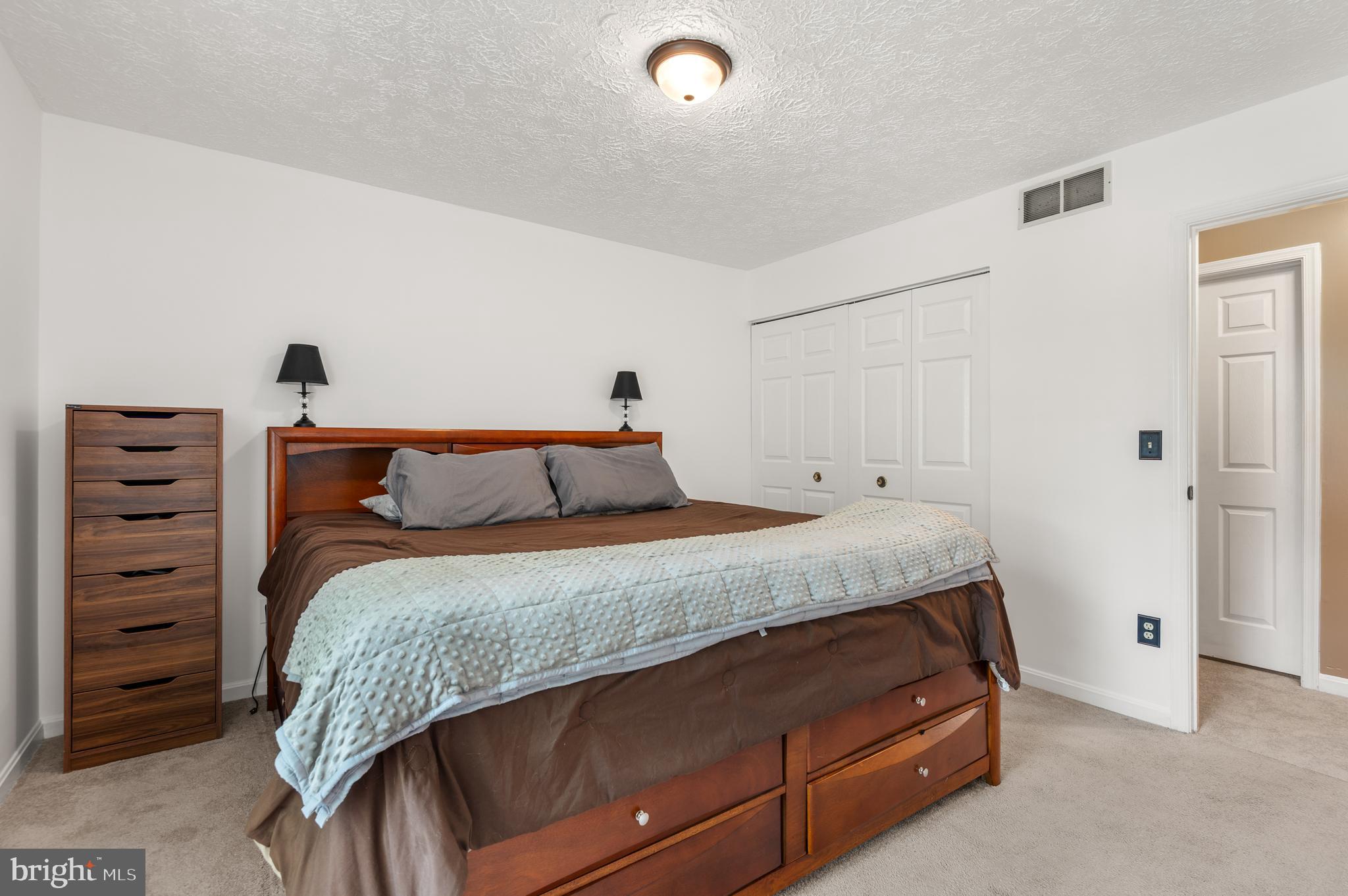 DELMONT STATION - Residential