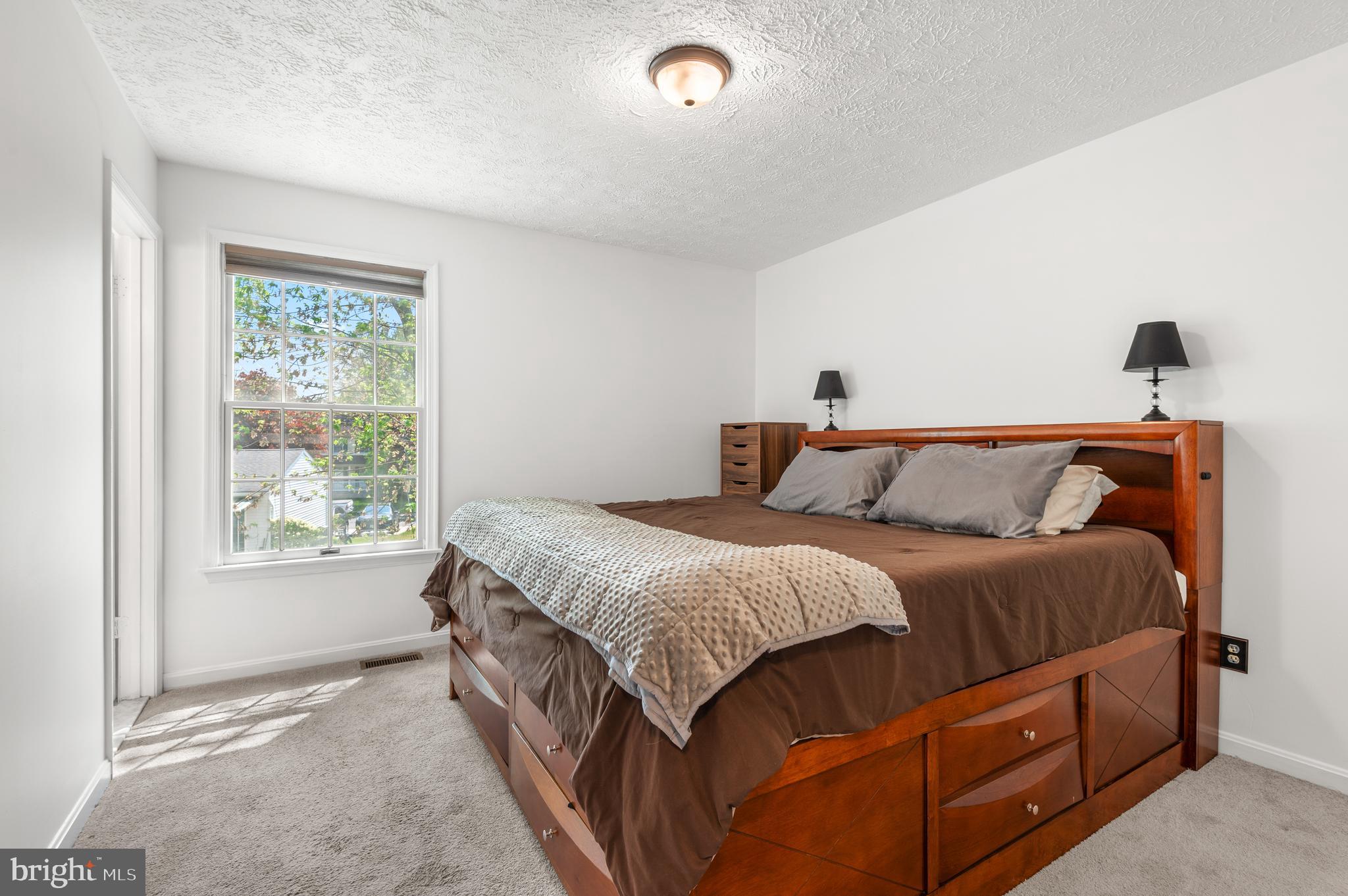 DELMONT STATION - Residential