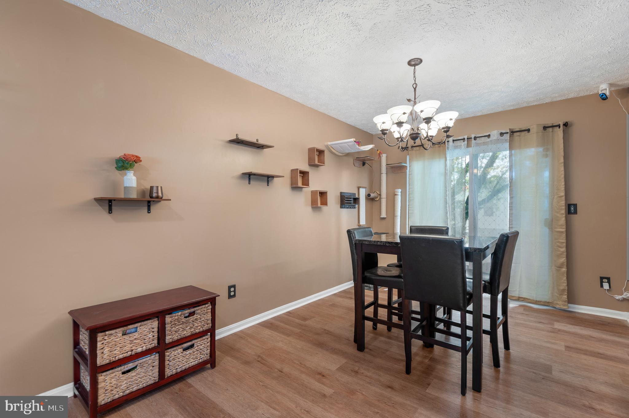 DELMONT STATION - Residential