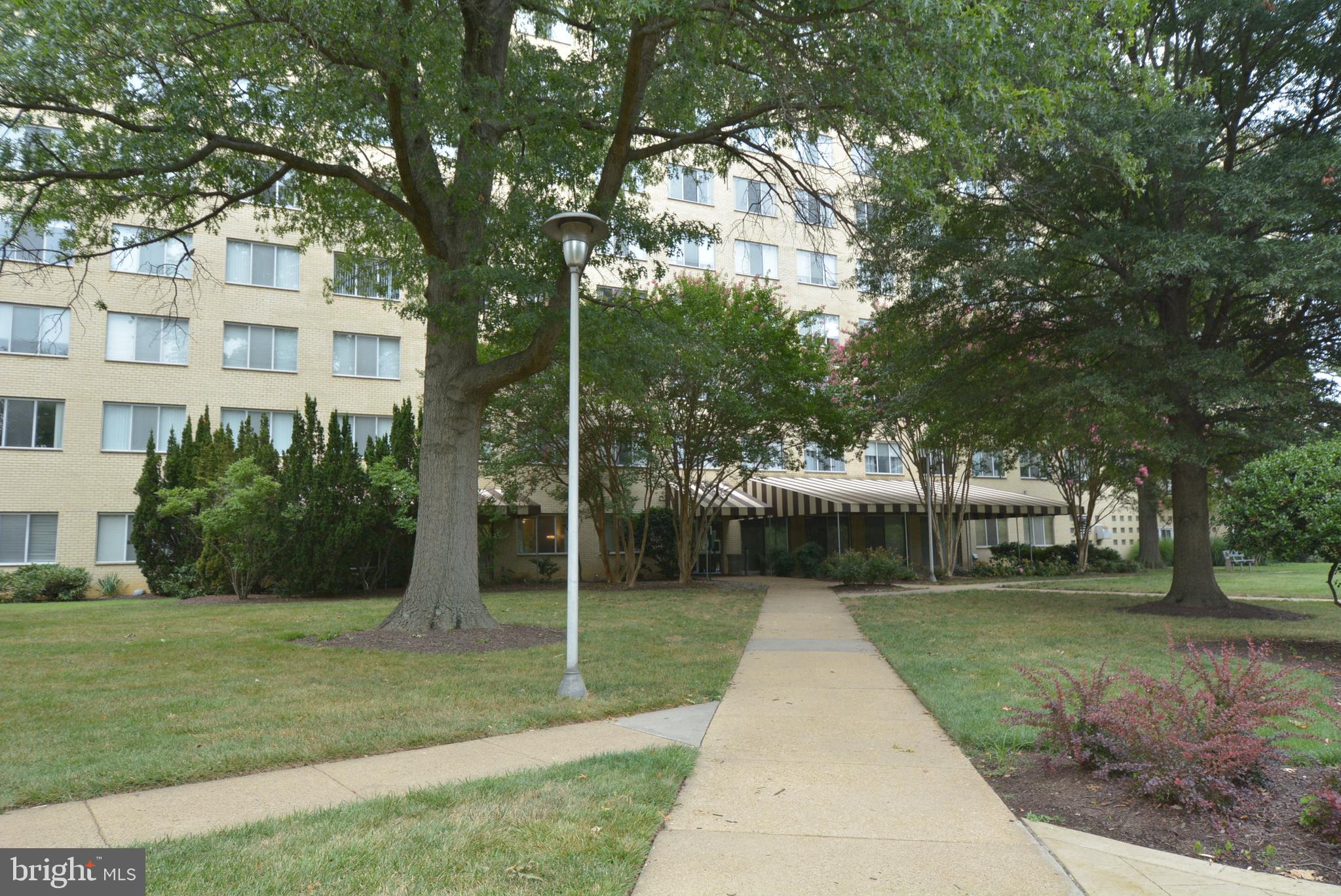 RIVER TOWERS - Residential