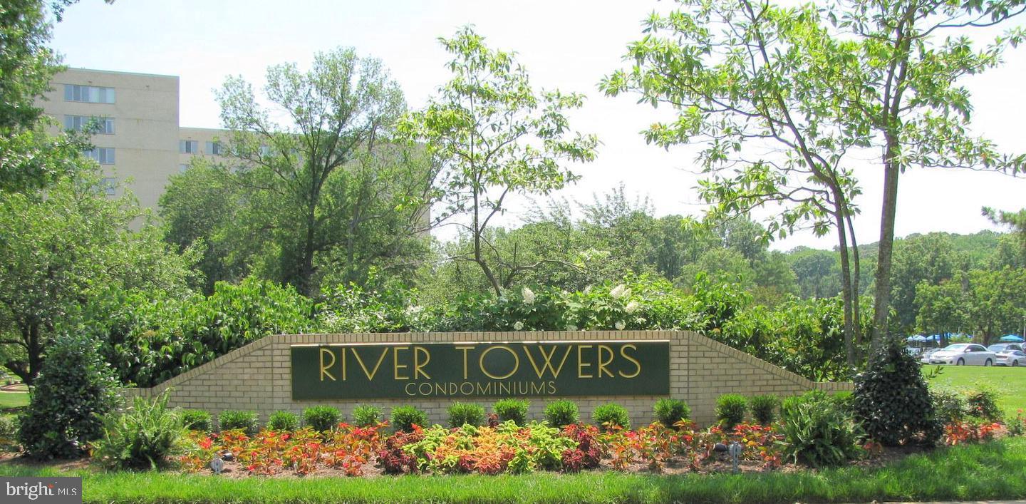 RIVER TOWERS - Residential