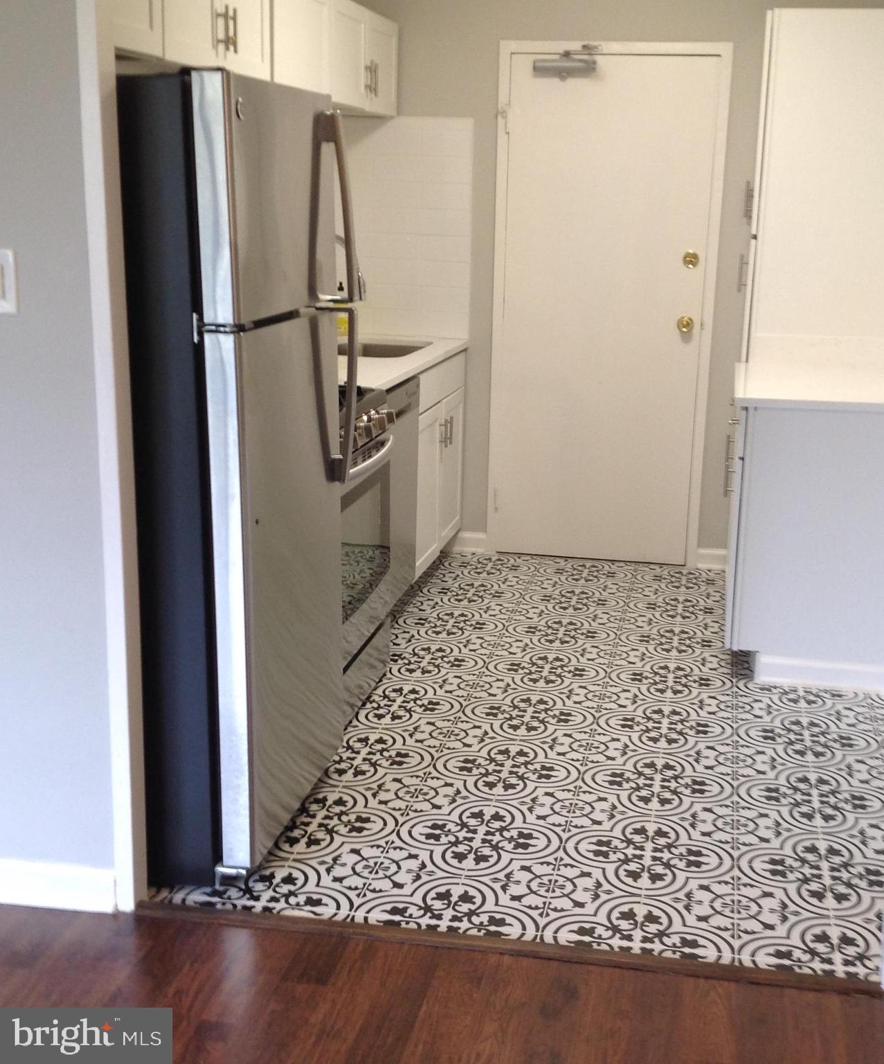 RIVER TOWERS - Residential