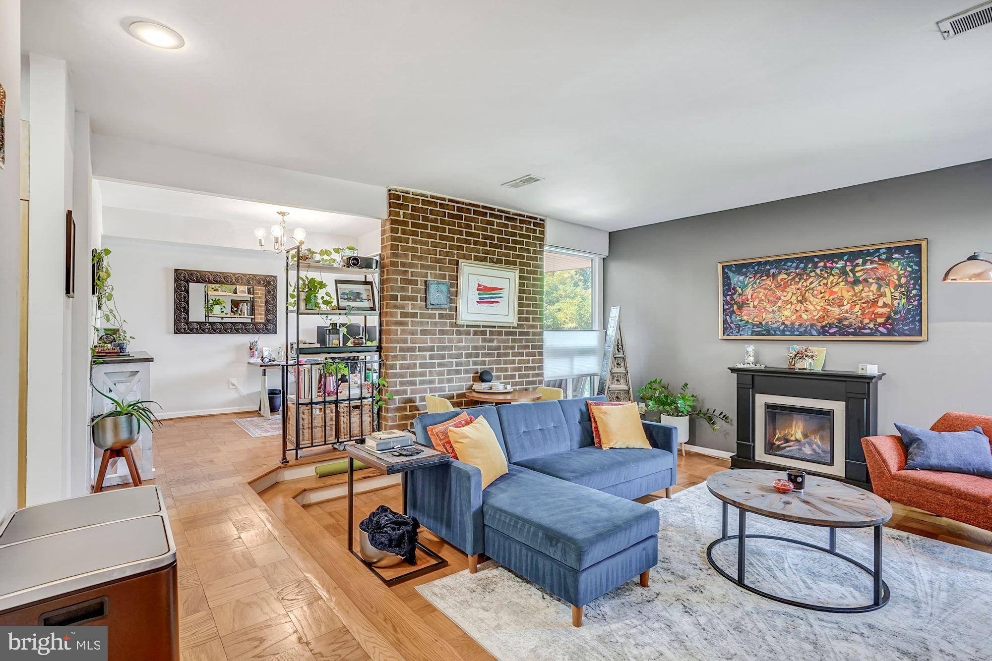 AMERICANA FINMARK - Residential