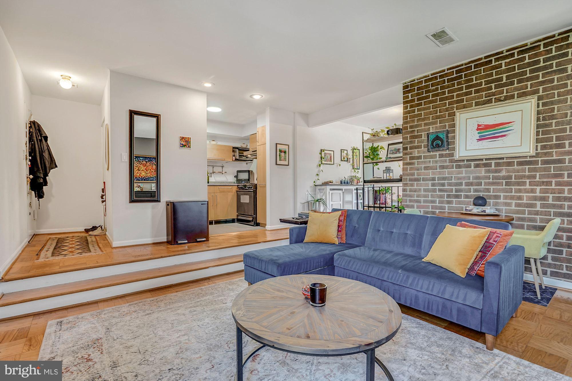 AMERICANA FINMARK - Residential