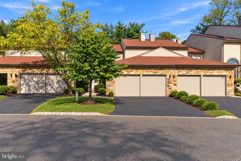 Townhouse For Rent - 51 Woodmont Drive<br/> Mercer County, LAWRENCE TWP, NJ 08648