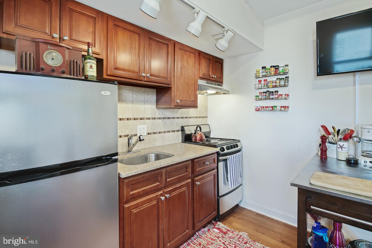 POINT BREEZE - Residential Lease