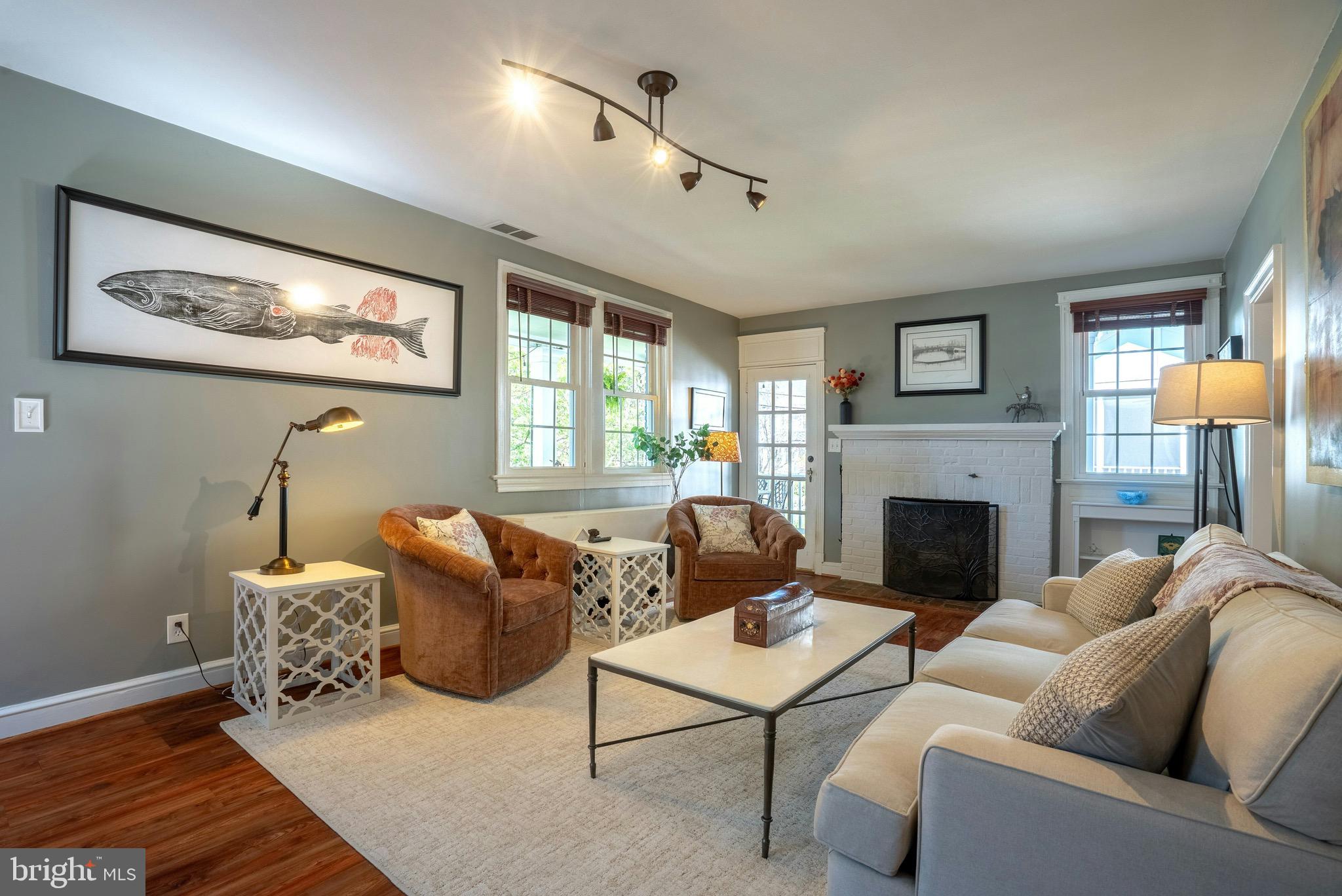 LEE HEIGHTS - Residential