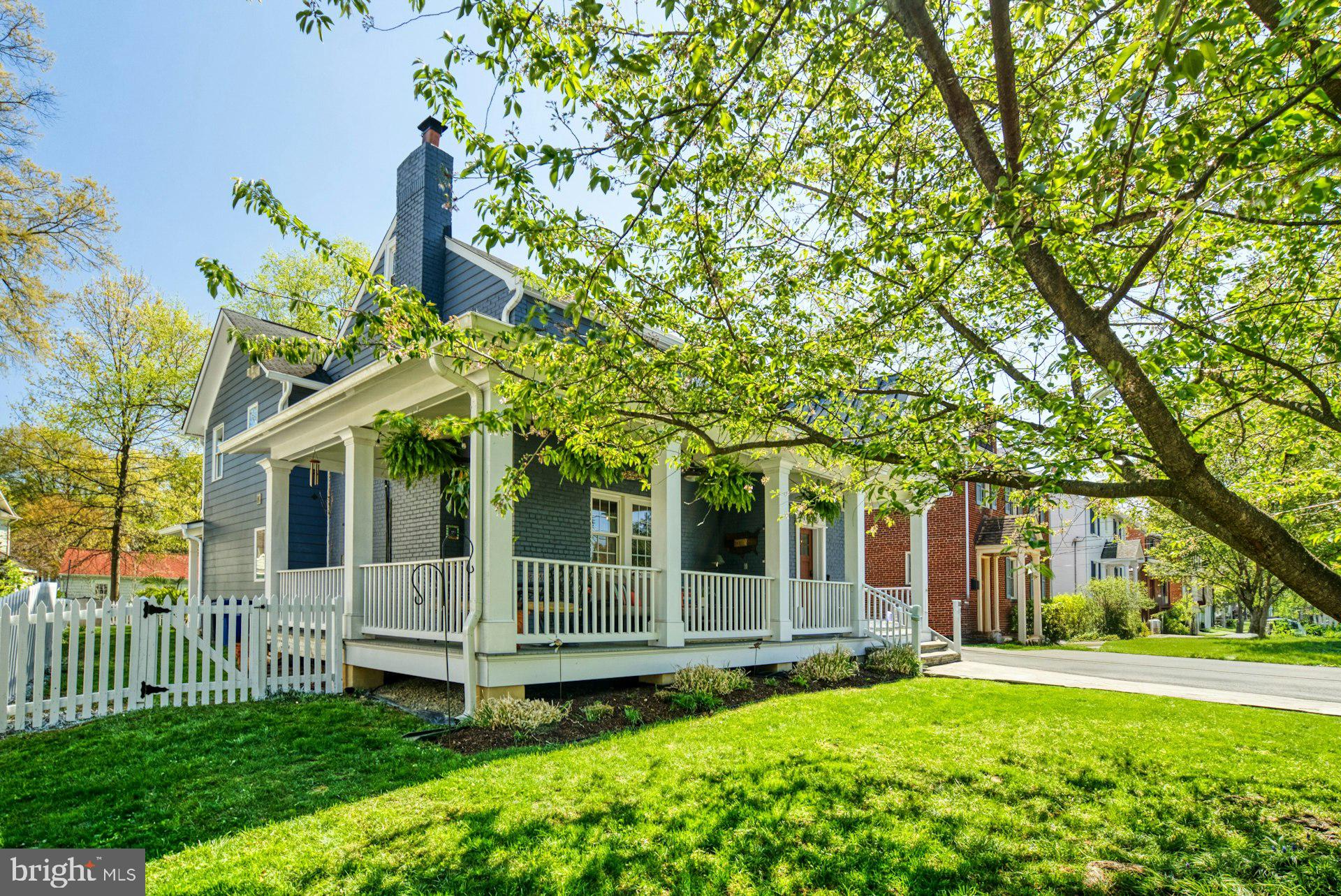 LEE HEIGHTS - Residential