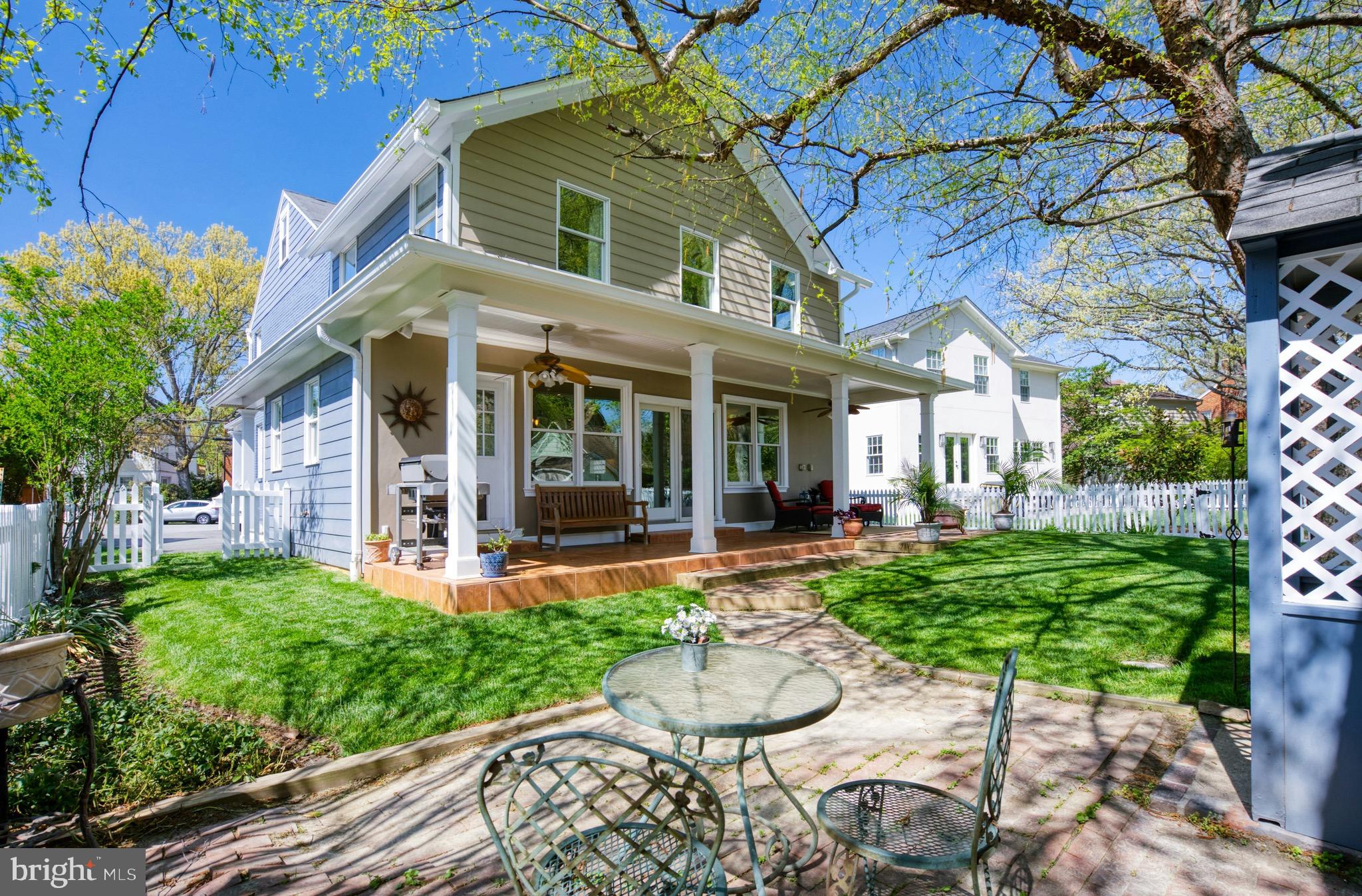 LEE HEIGHTS - Residential