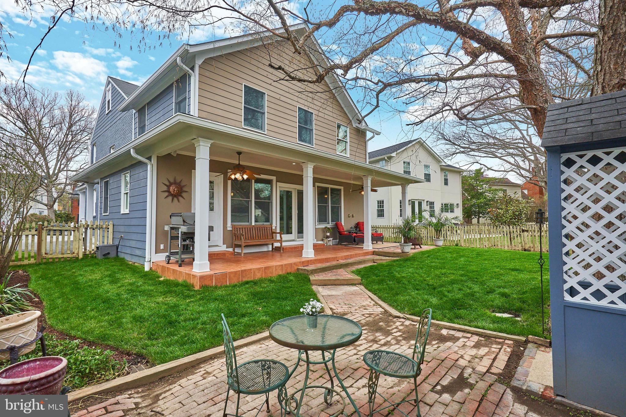 LEE HEIGHTS - Residential