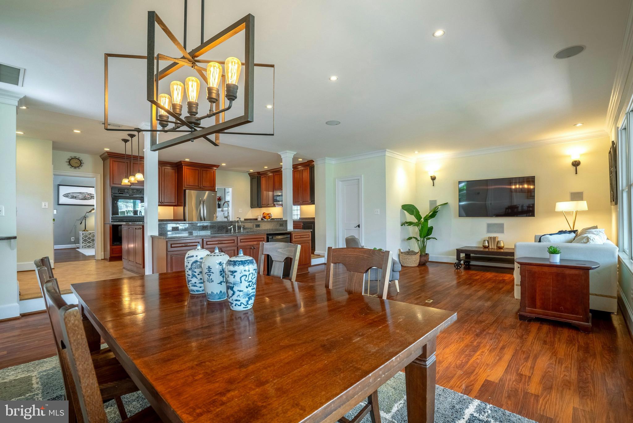 LEE HEIGHTS - Residential