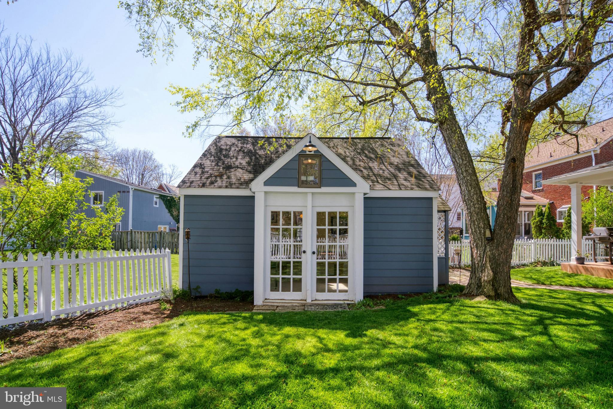 LEE HEIGHTS - Residential