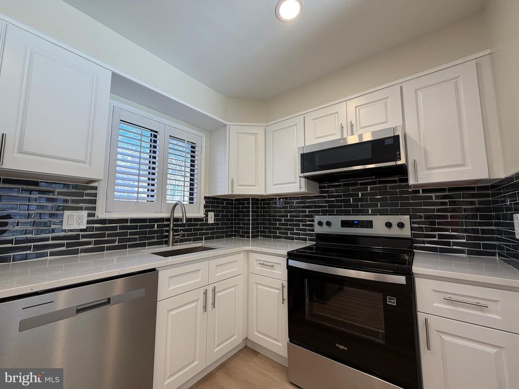 Photo of 1109 South Street #B, PHILADELPHIA, PA 19147 (MLS # PAPH2565202)