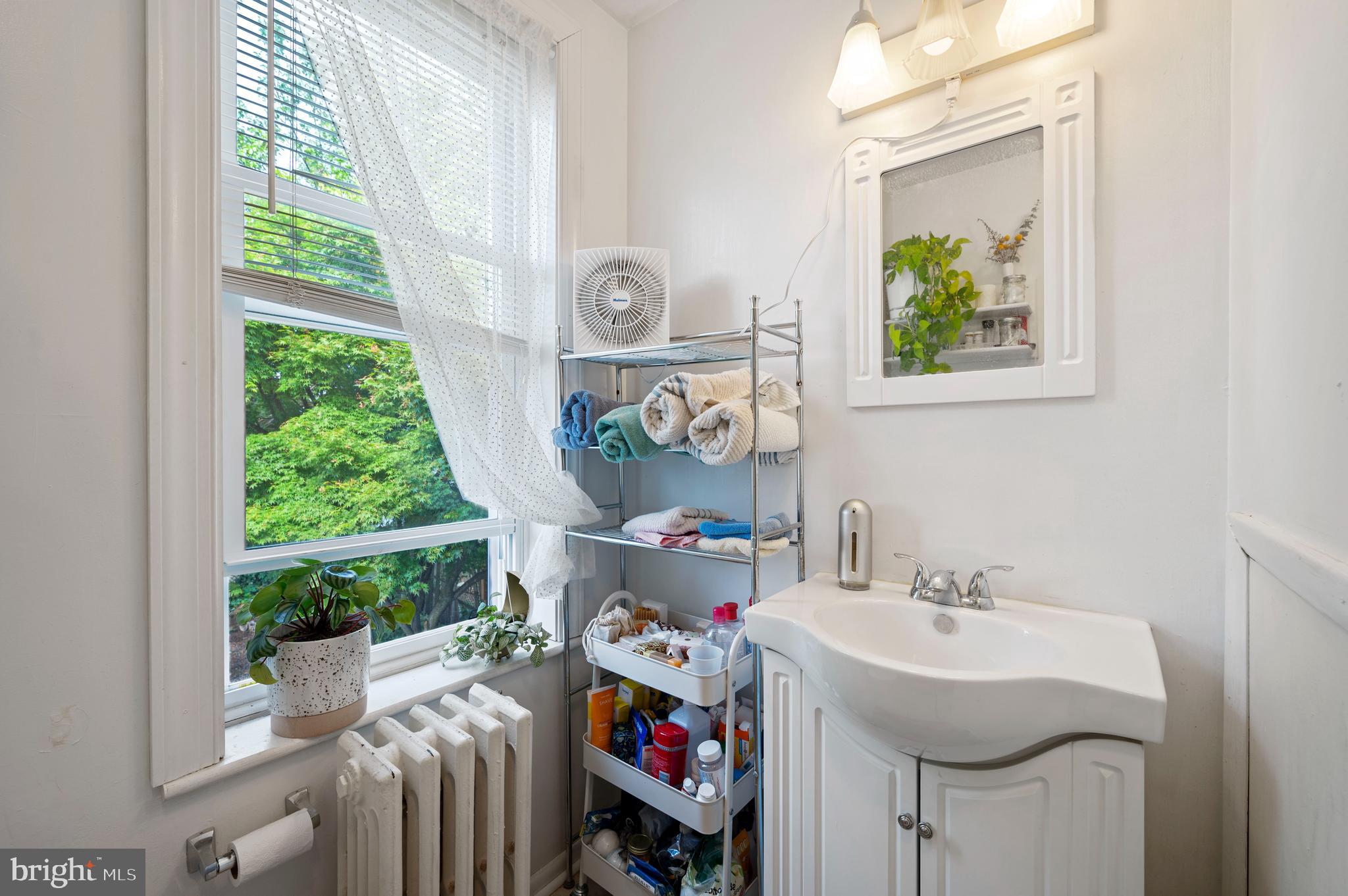 EAST FALLS - Residential