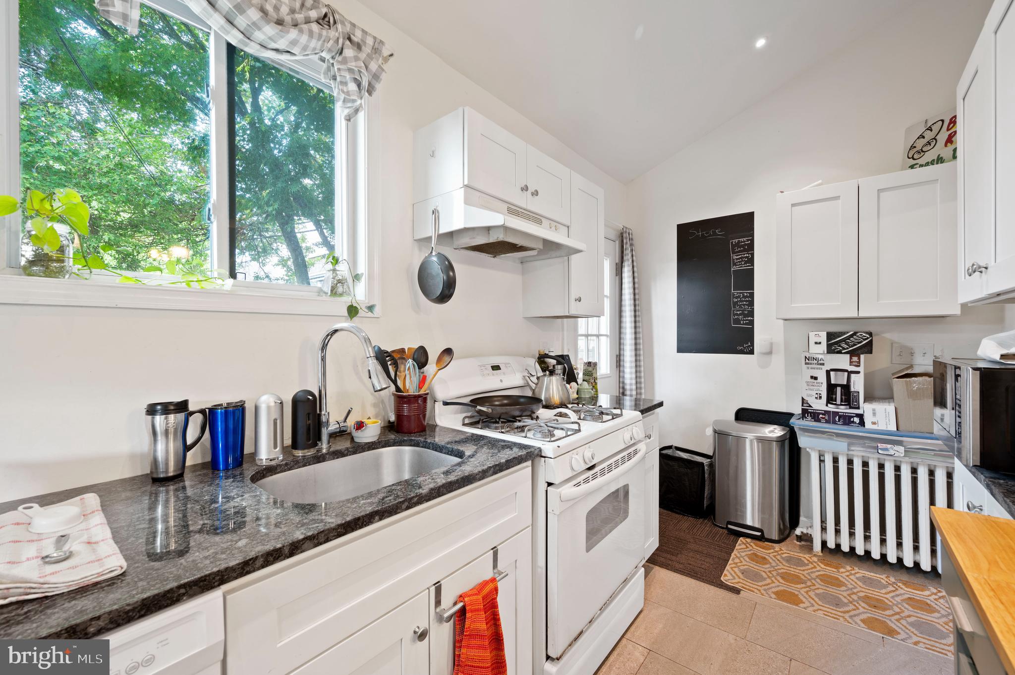 EAST FALLS - Residential