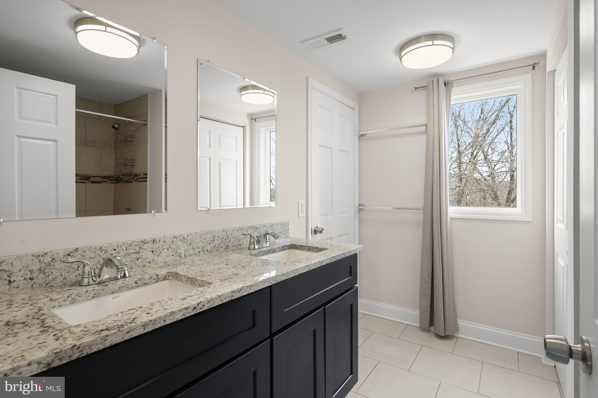 MIDDLETOWN - Residential