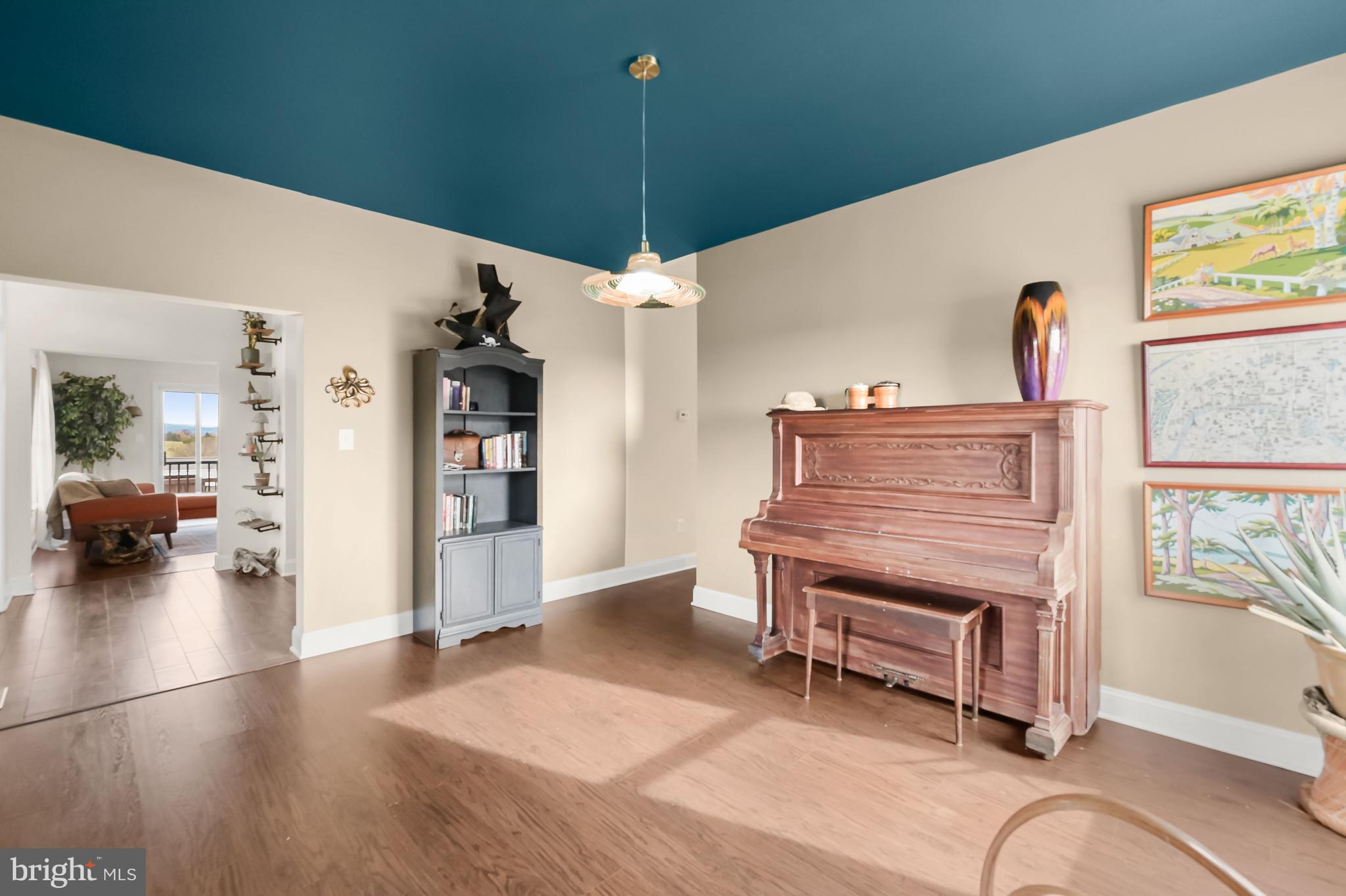 MIDDLETOWN - Residential