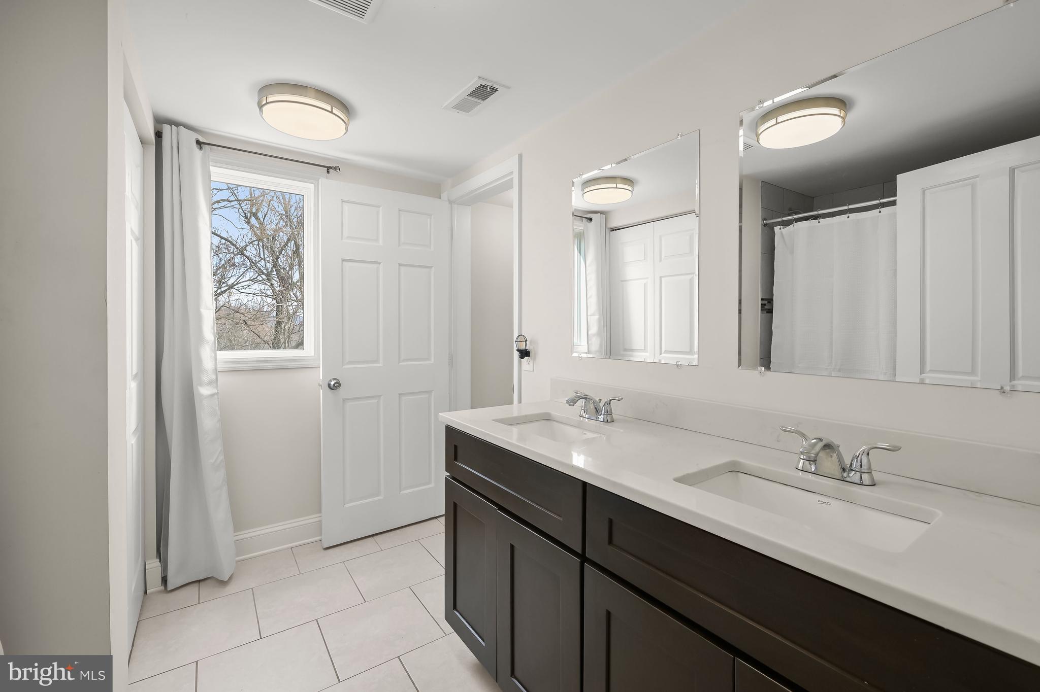 MIDDLETOWN - Residential