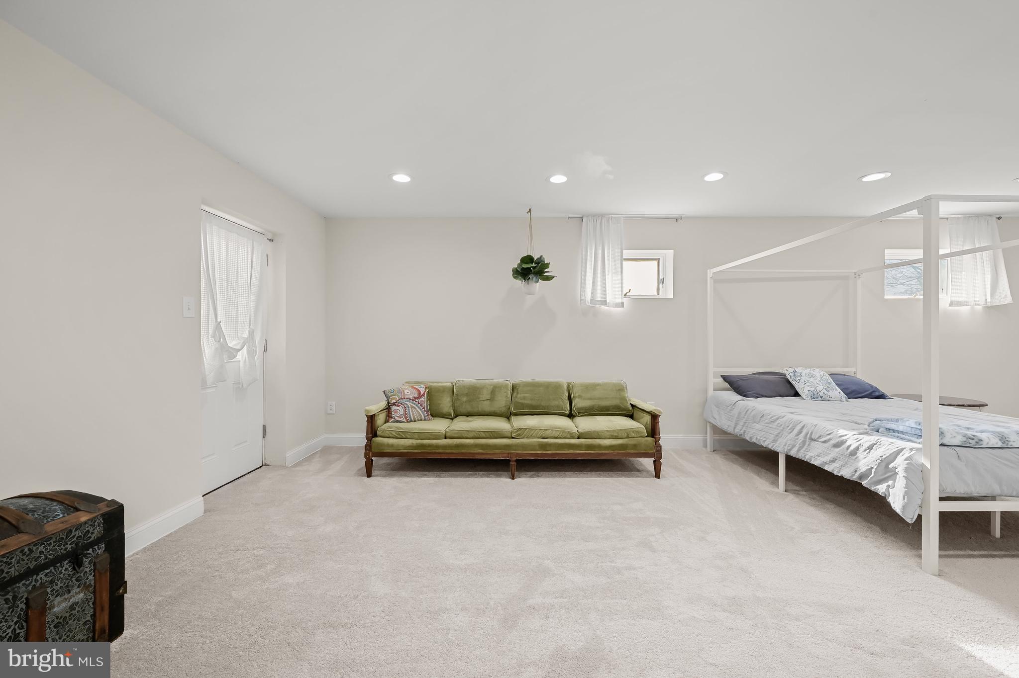 MIDDLETOWN - Residential