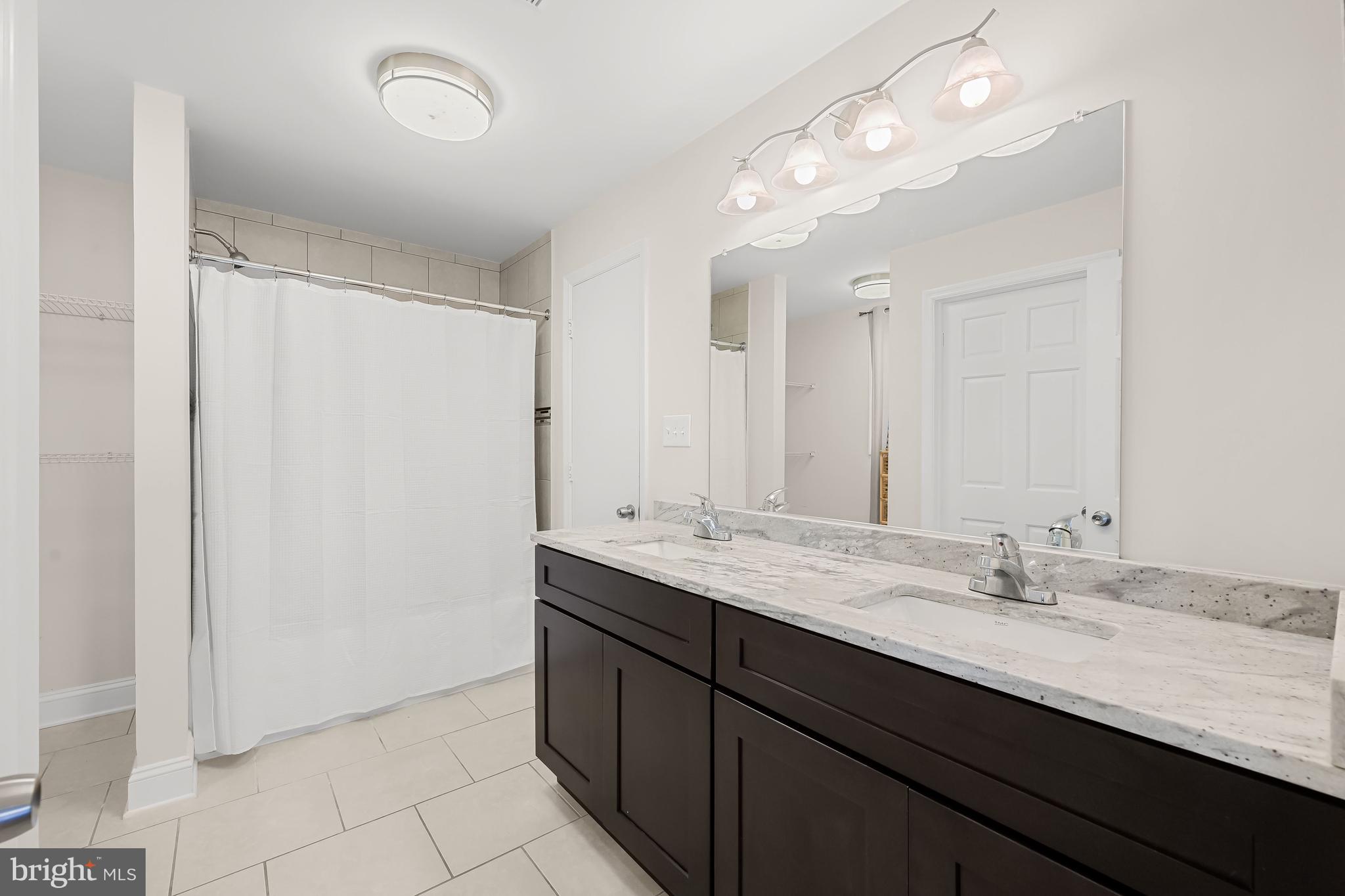 MIDDLETOWN - Residential