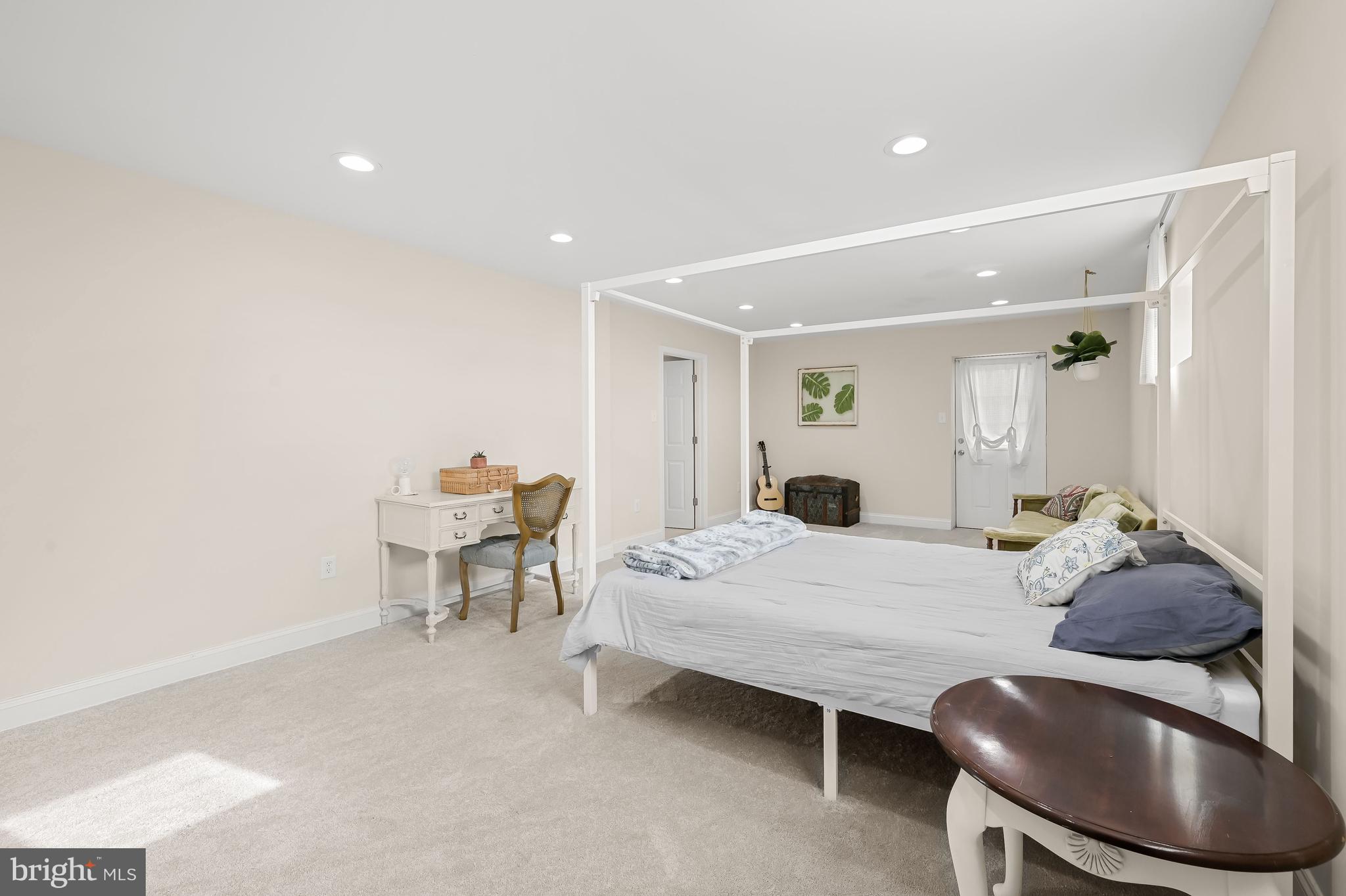 MIDDLETOWN - Residential