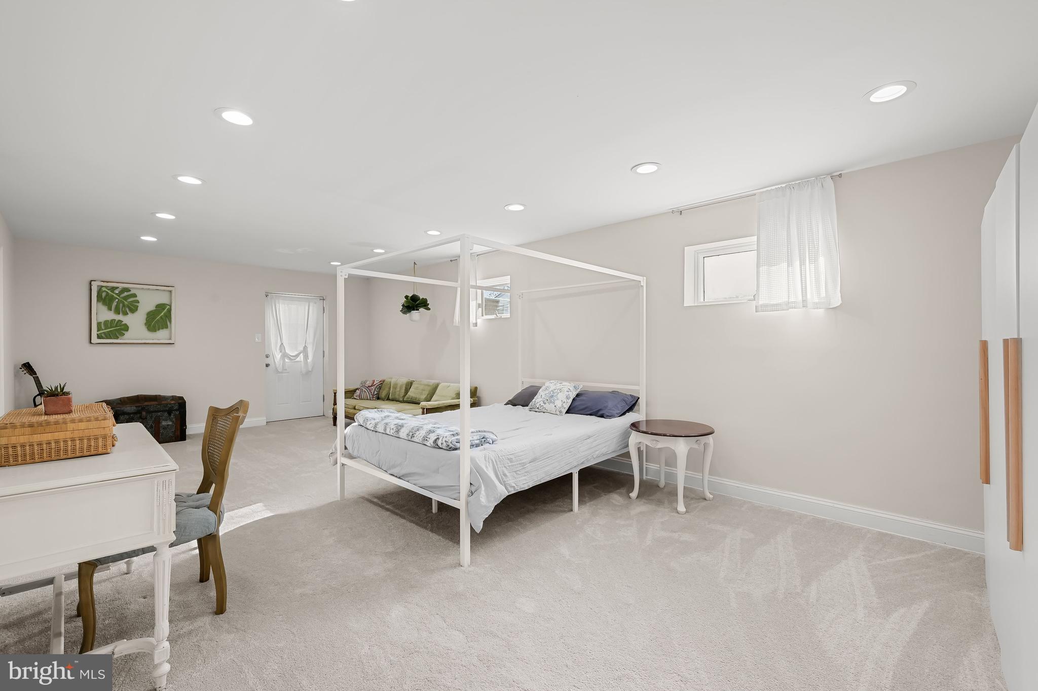 MIDDLETOWN - Residential