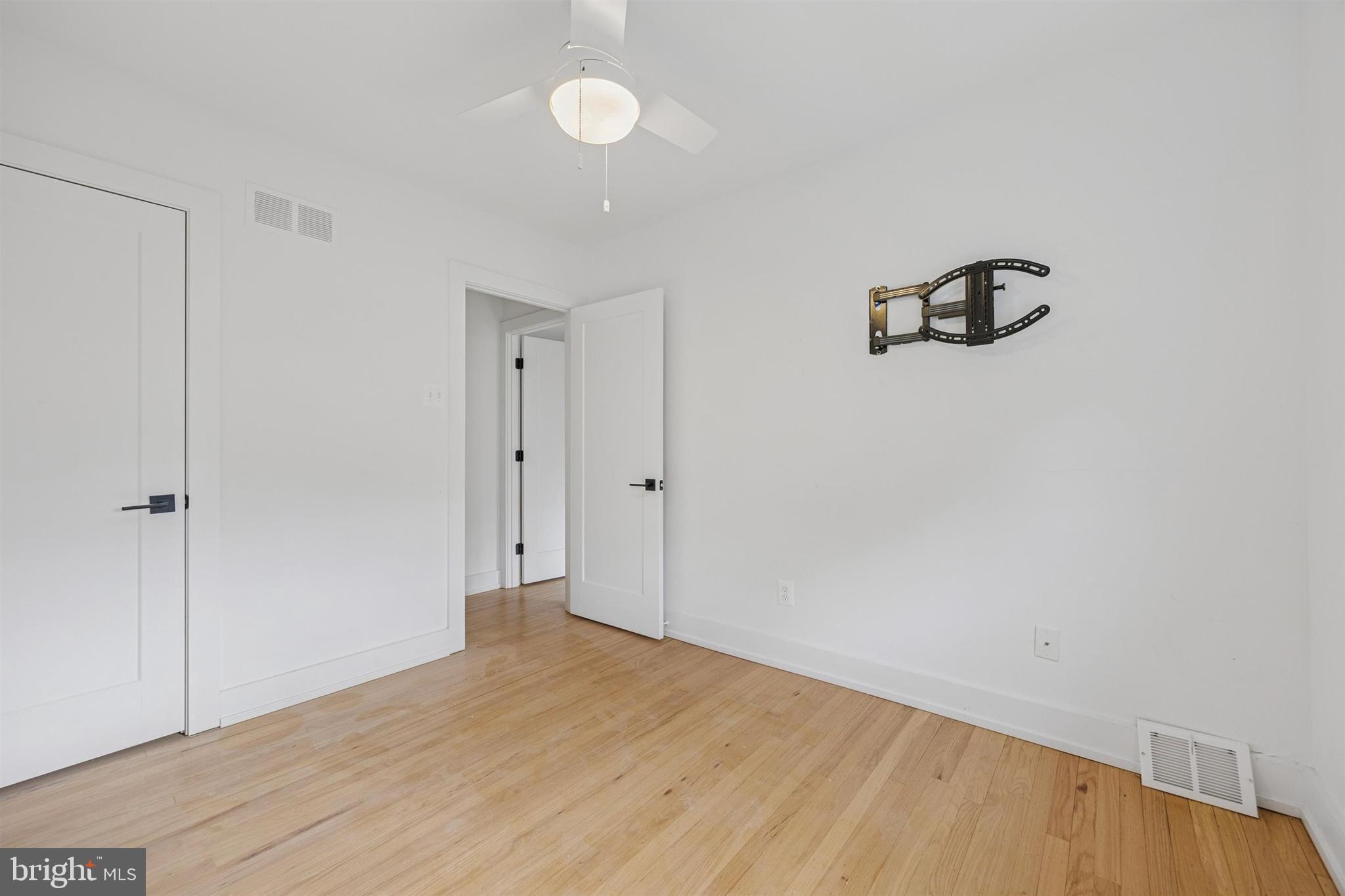 ROXBOROUGH - Residential