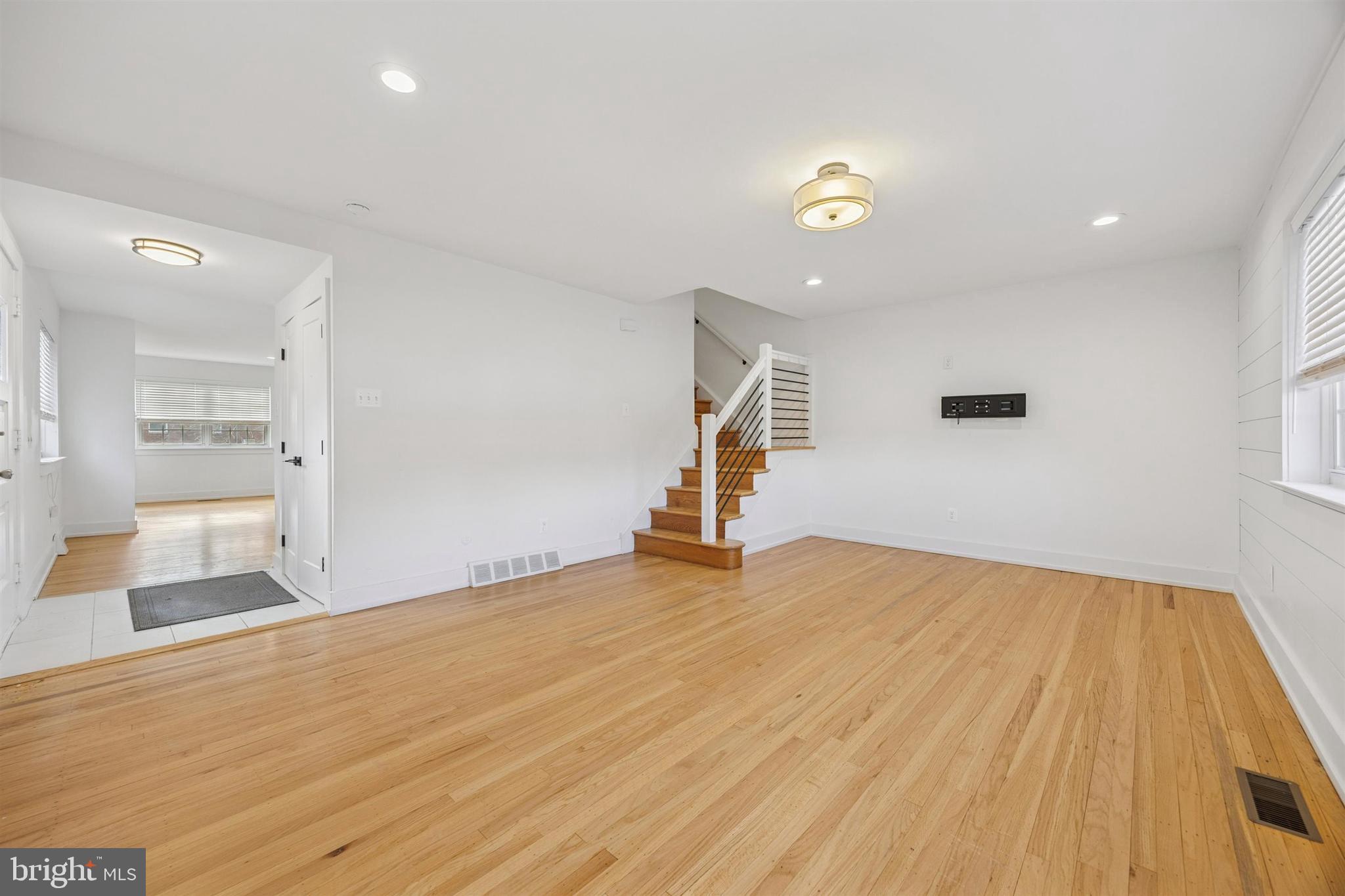 ROXBOROUGH - Residential